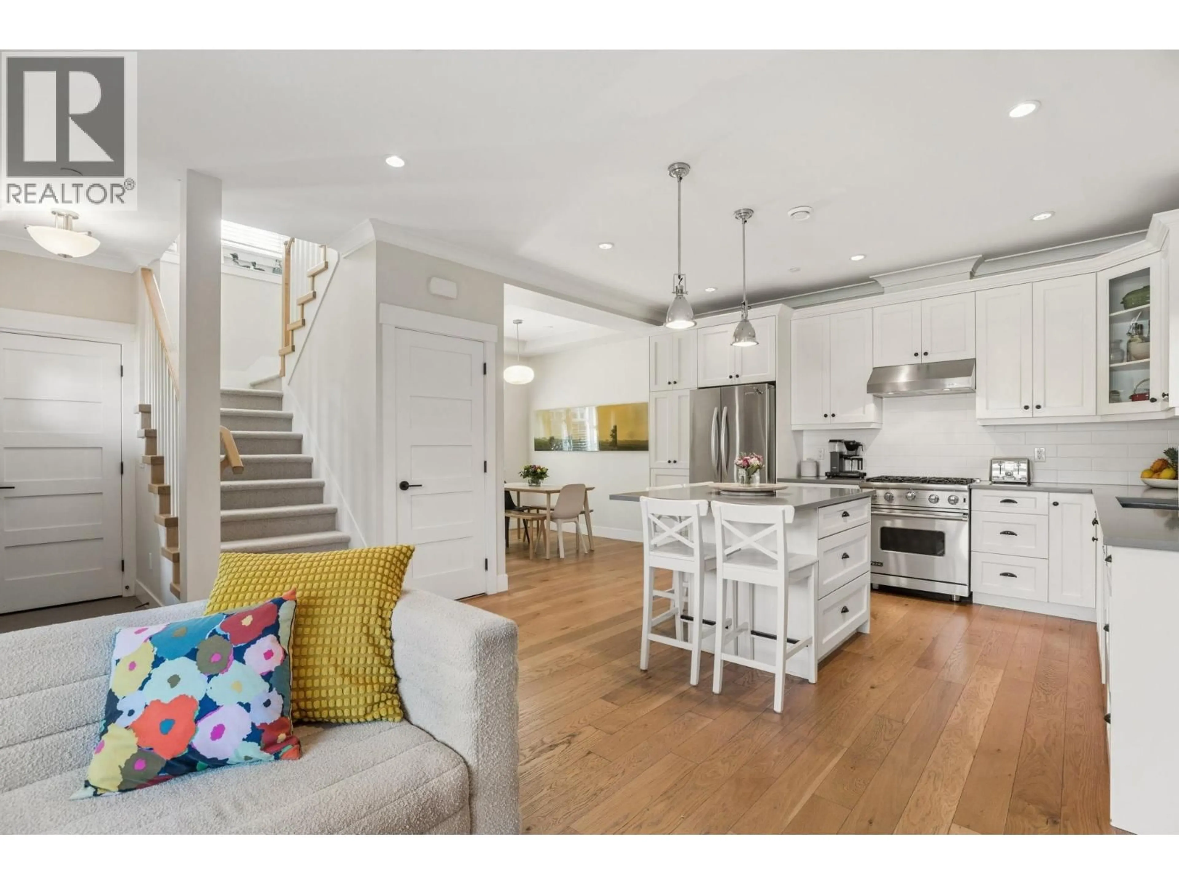 Open concept kitchen, unknown for 947 21ST AVENUE, Vancouver British Columbia V5V1S4