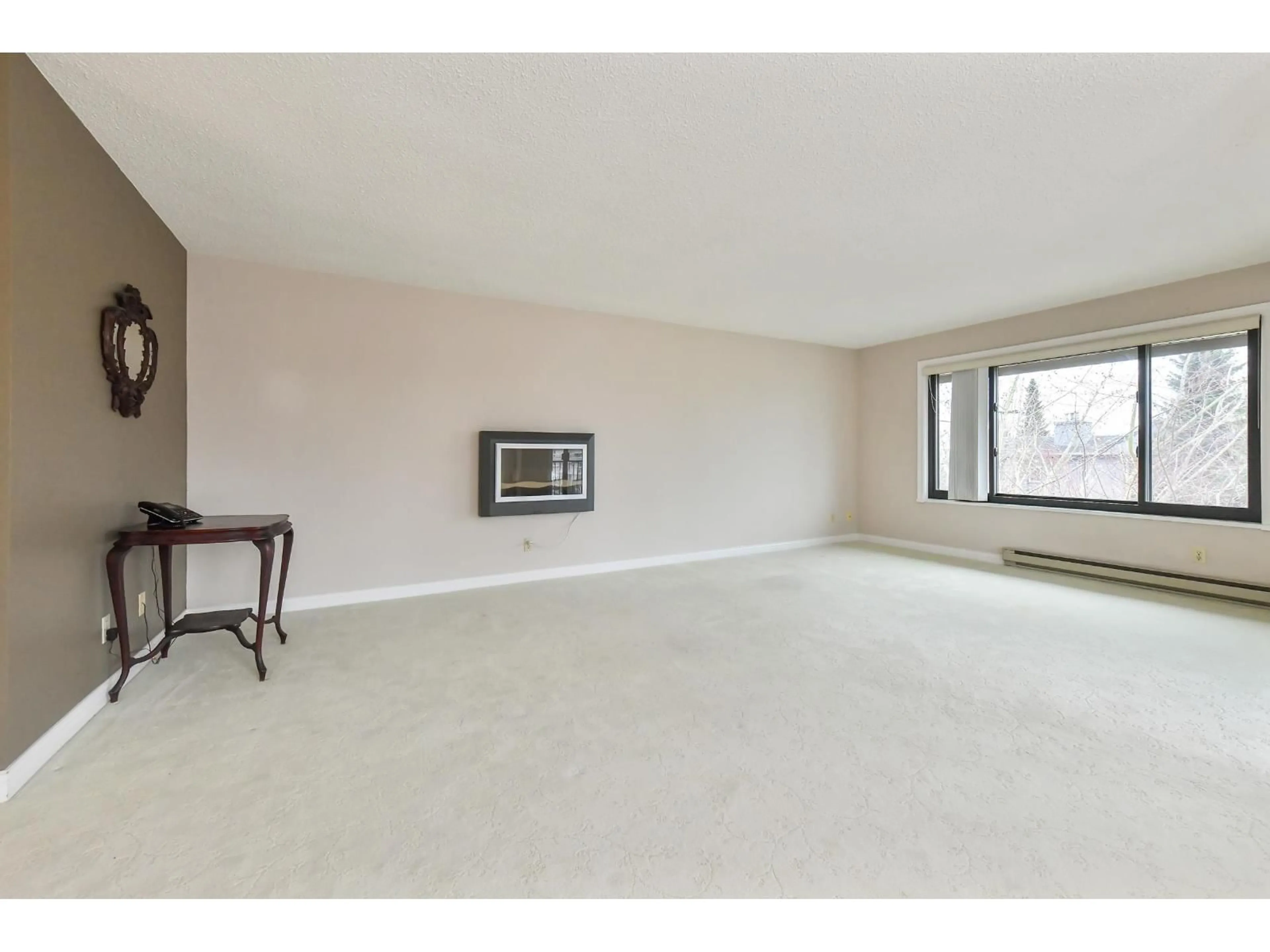 A pic of a room for 301 - 15317 THRIFT AVENUE, White Rock British Columbia V4B2L4
