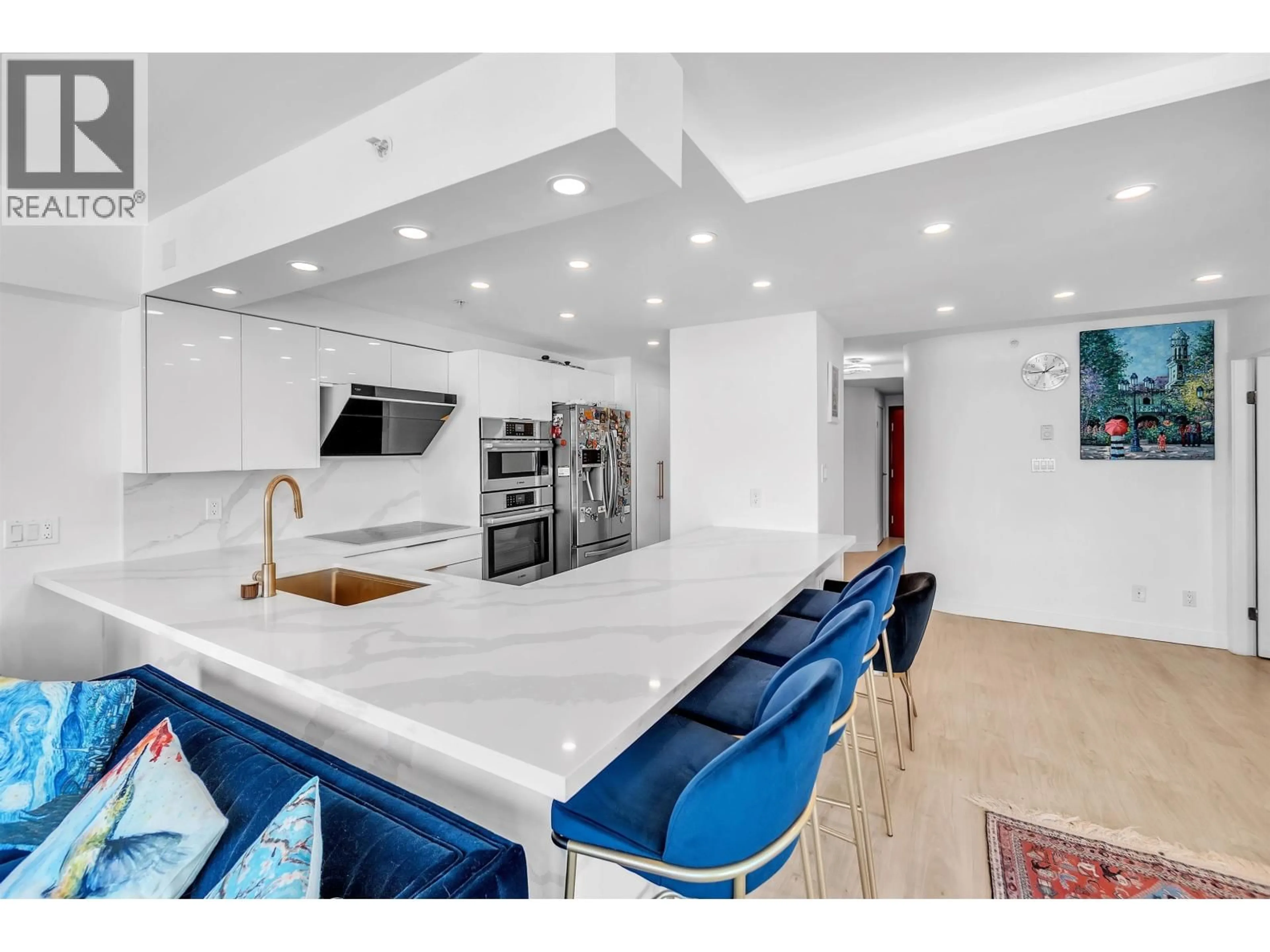 Open concept kitchen, ceramic/tile floor for 2602 - 1238 MELVILLE, Vancouver British Columbia V6E4N2