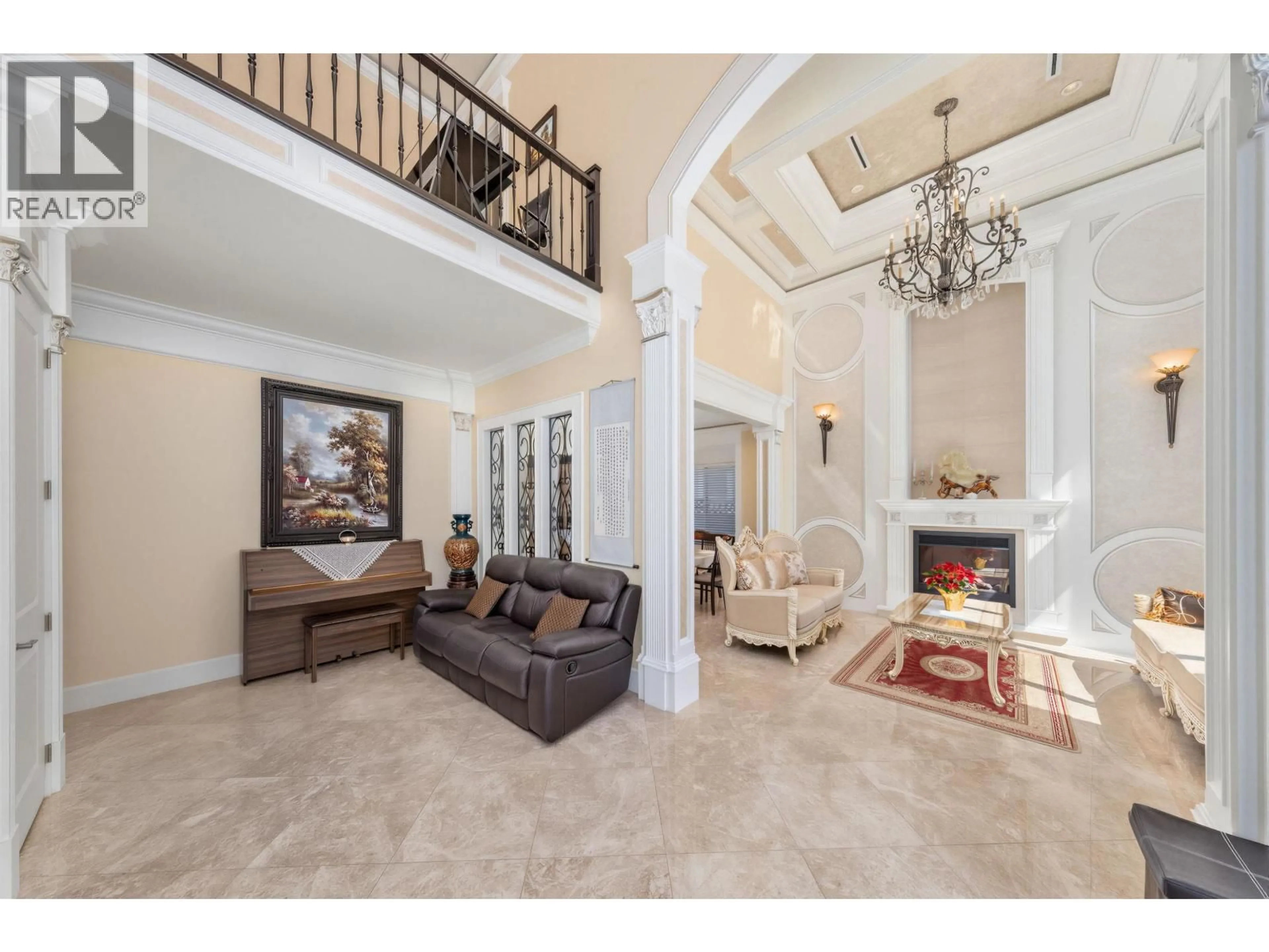 Indoor foyer for 3411 RAYMOND AVENUE, Richmond British Columbia V7E1A9