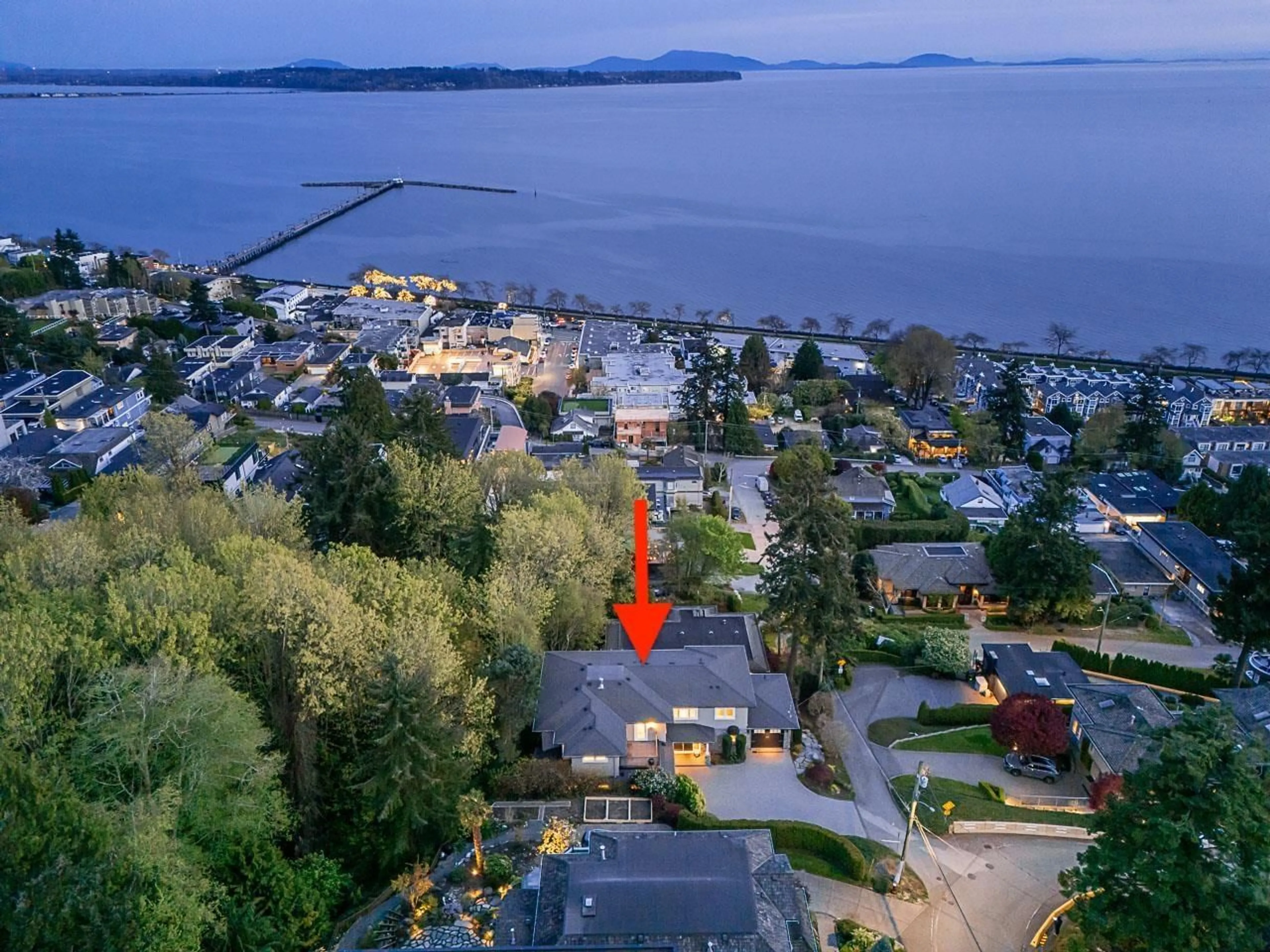 A pic from outside/outdoor area/front of a property/back of a property/a pic from drone, water/lake/river/ocean view for 1266 EVERALL STREET, White Rock British Columbia V4B3S5