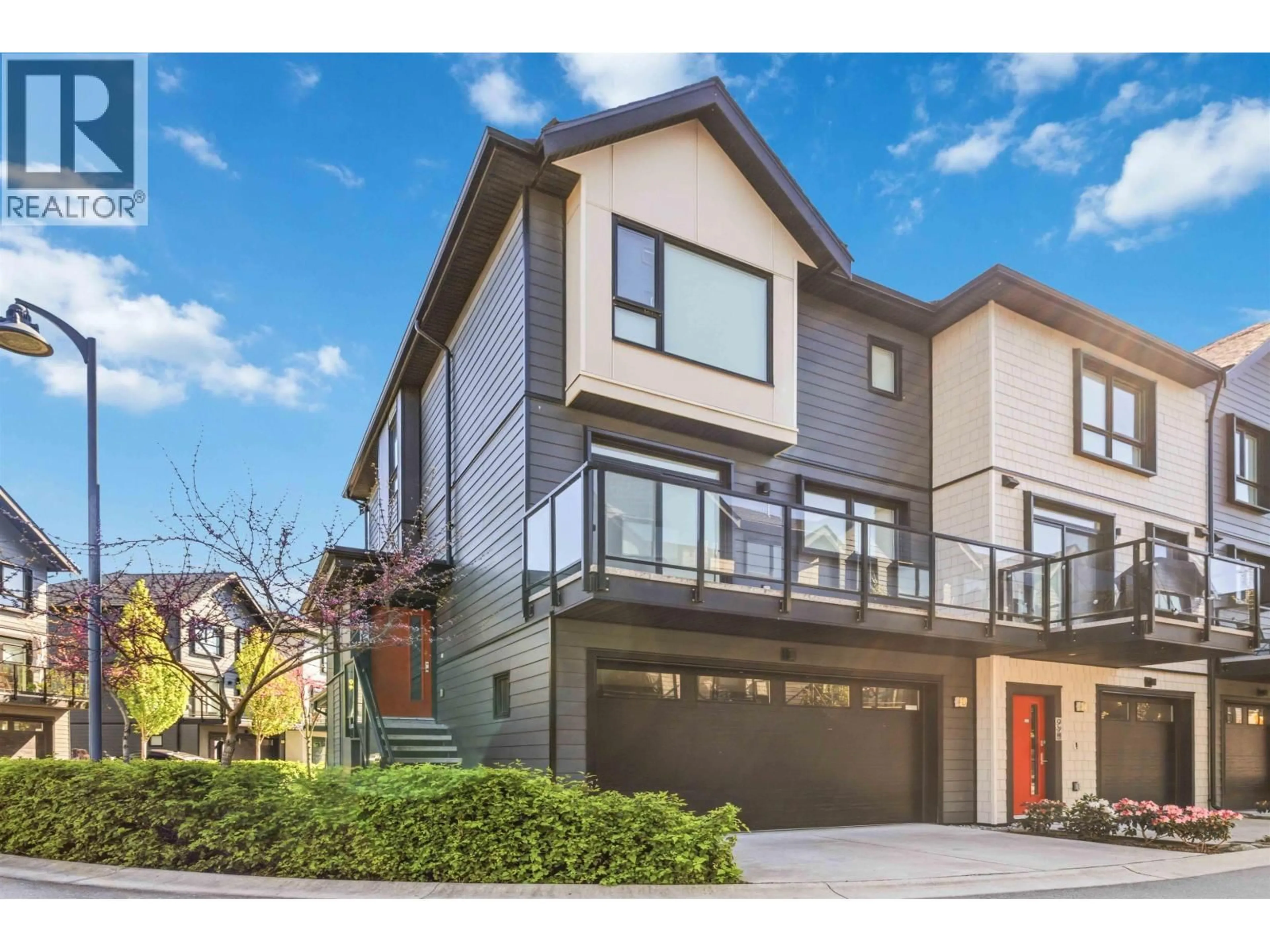 Home with vinyl exterior material, street for 189 - 4738 HEMLOCK WAY, Tsawwassen British Columbia V4M0E3