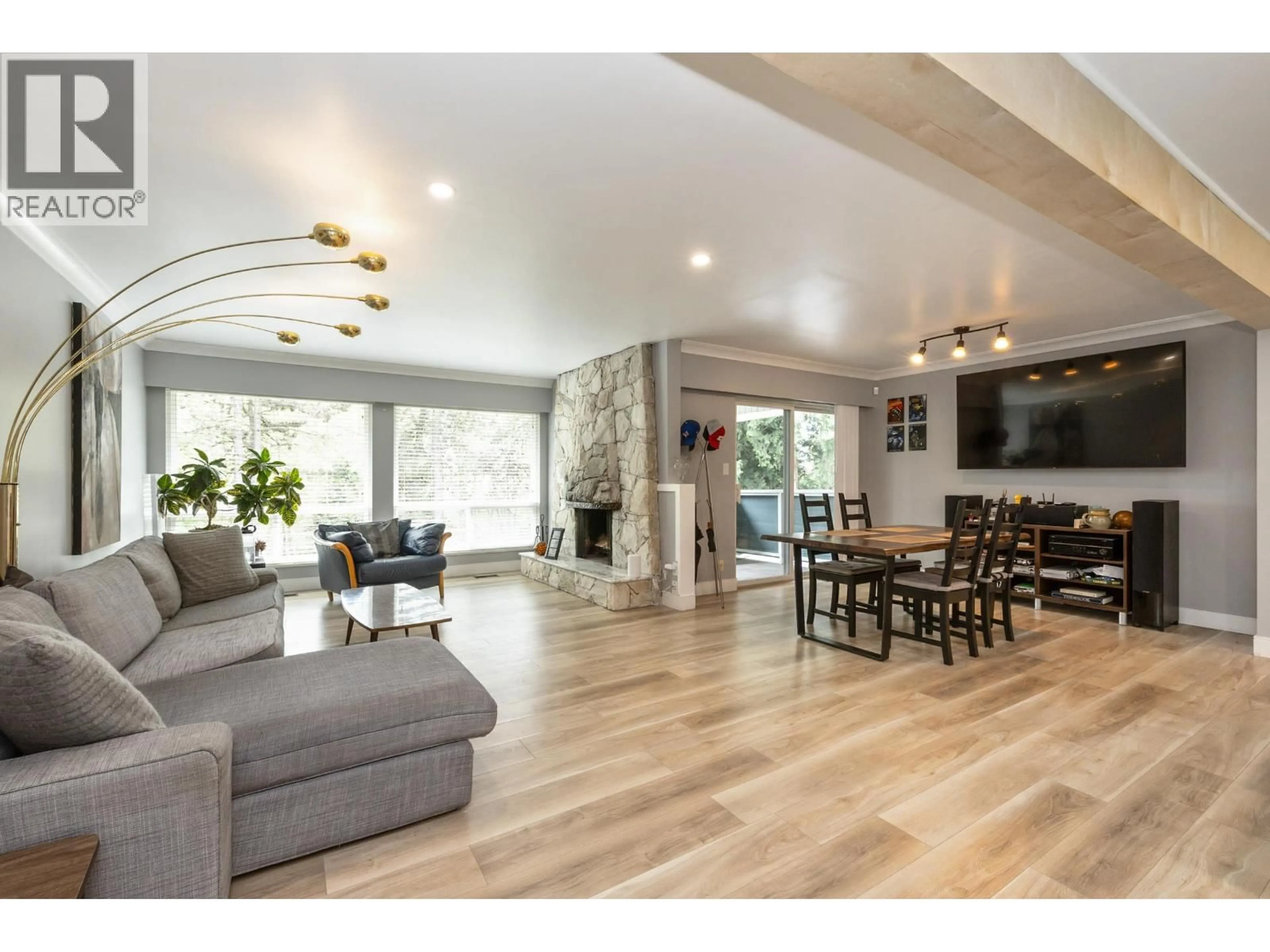 Unknown for 320 GLOUCESTER COURT, Coquitlam British Columbia V3K5S5