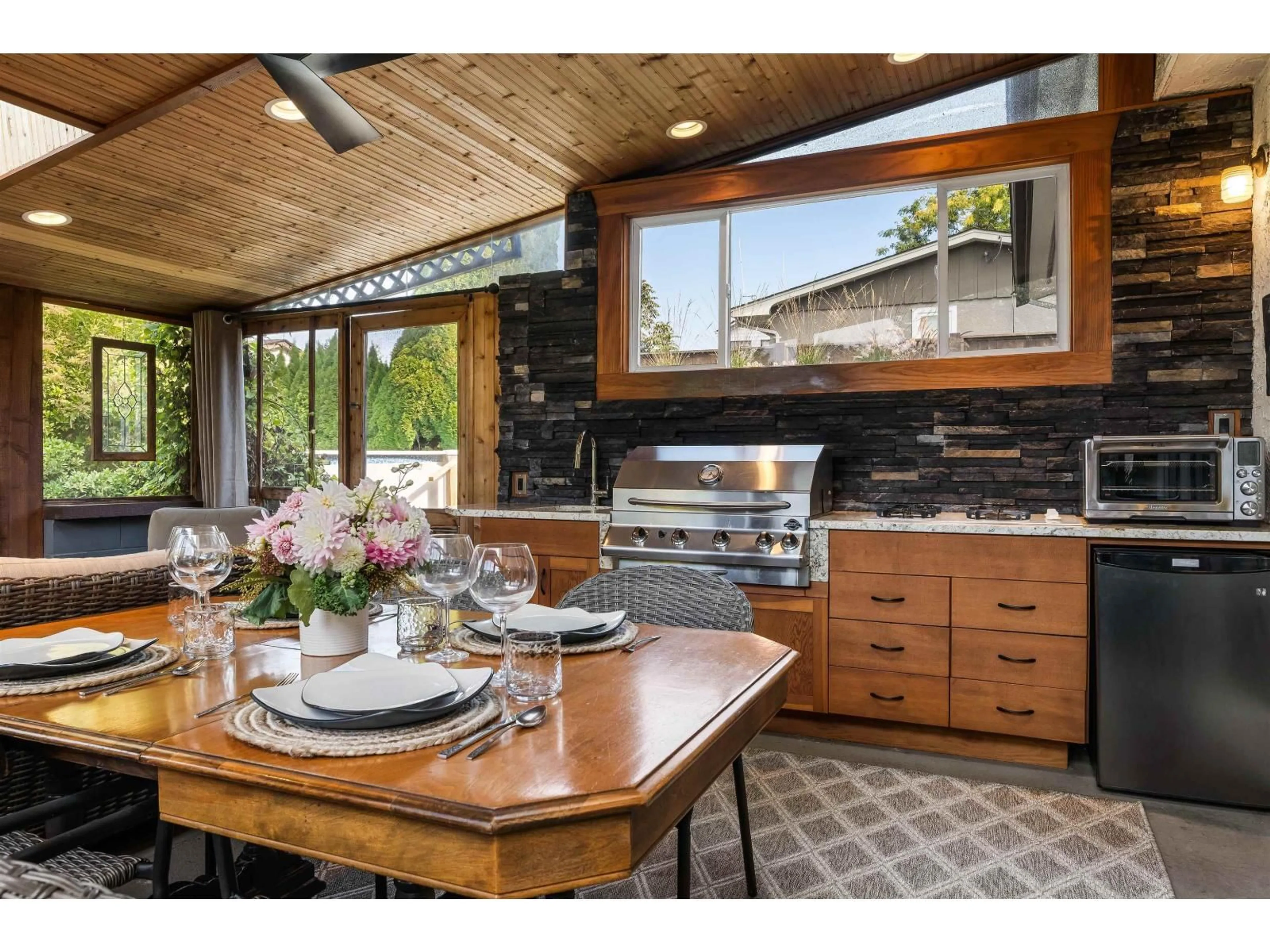 Open concept kitchen, ceramic/tile floor for 46395 HOPE RIVER ROAD, Chilliwack British Columbia V2P3P4