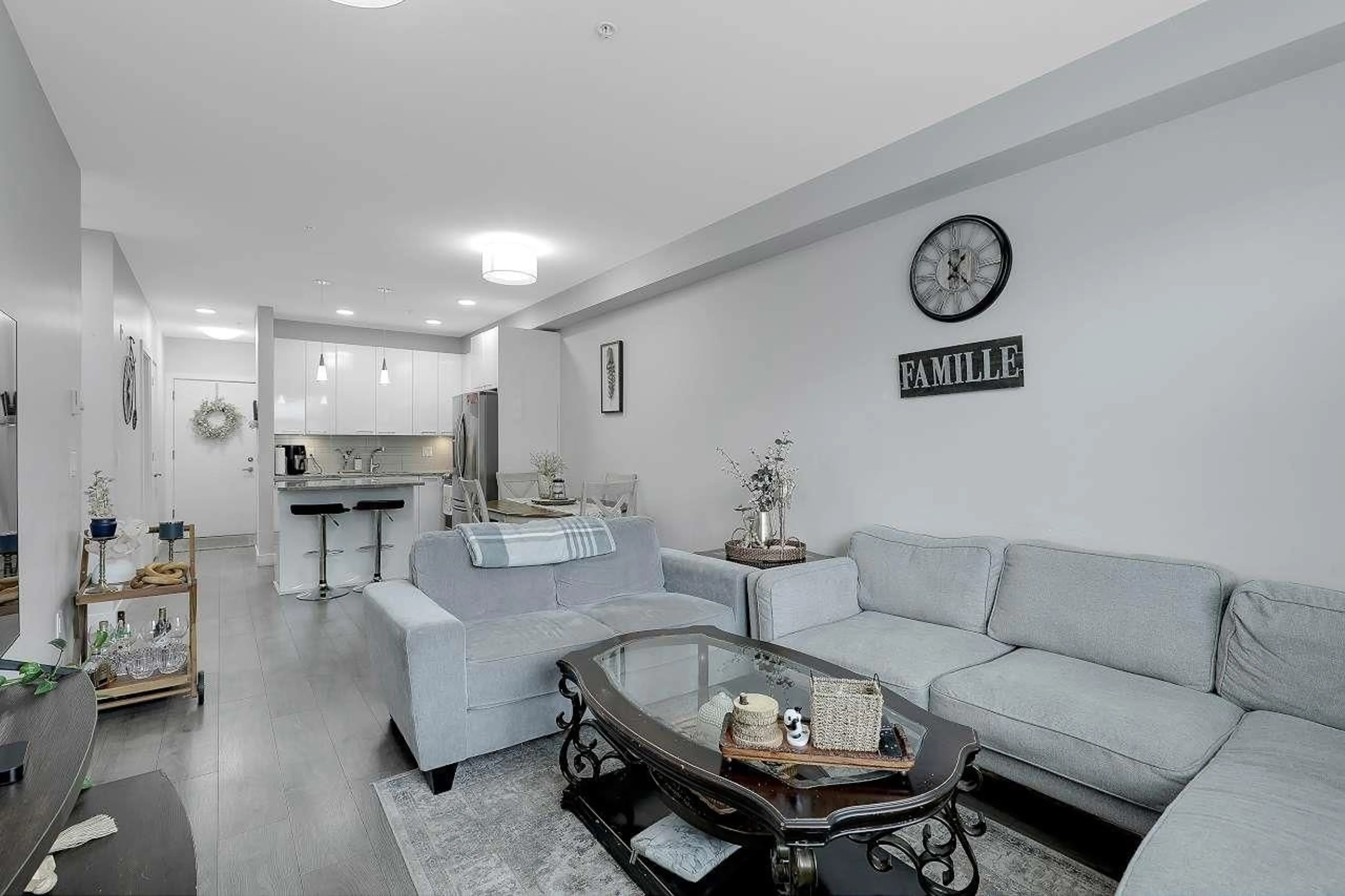 Living room with furniture, unknown for 201 - 19940 BRYDON CRESCENT, Langley British Columbia V3A4A5