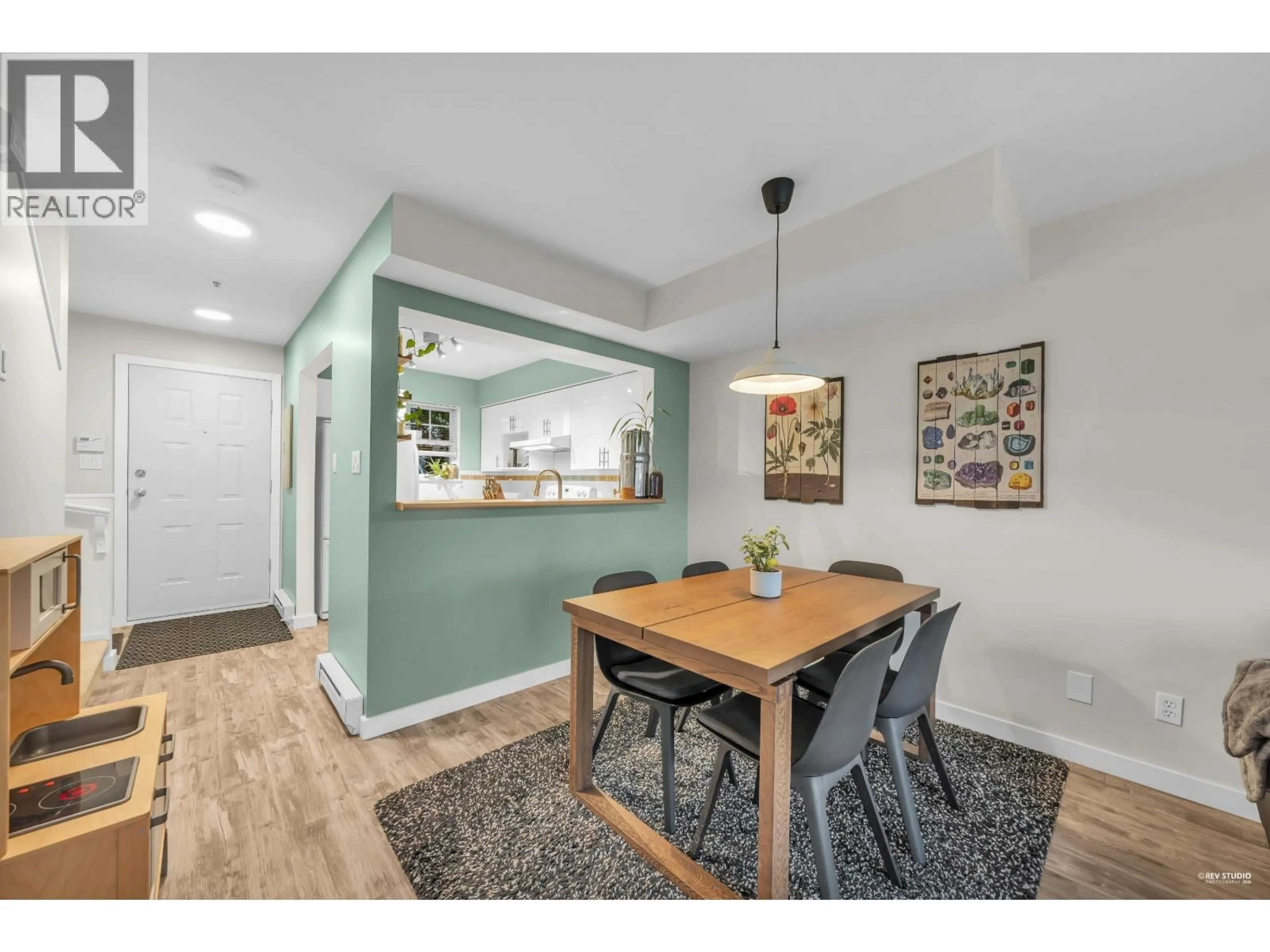 Unknown for 19 - 123 SEVENTH STREET, New Westminster British Columbia V3M6Y2