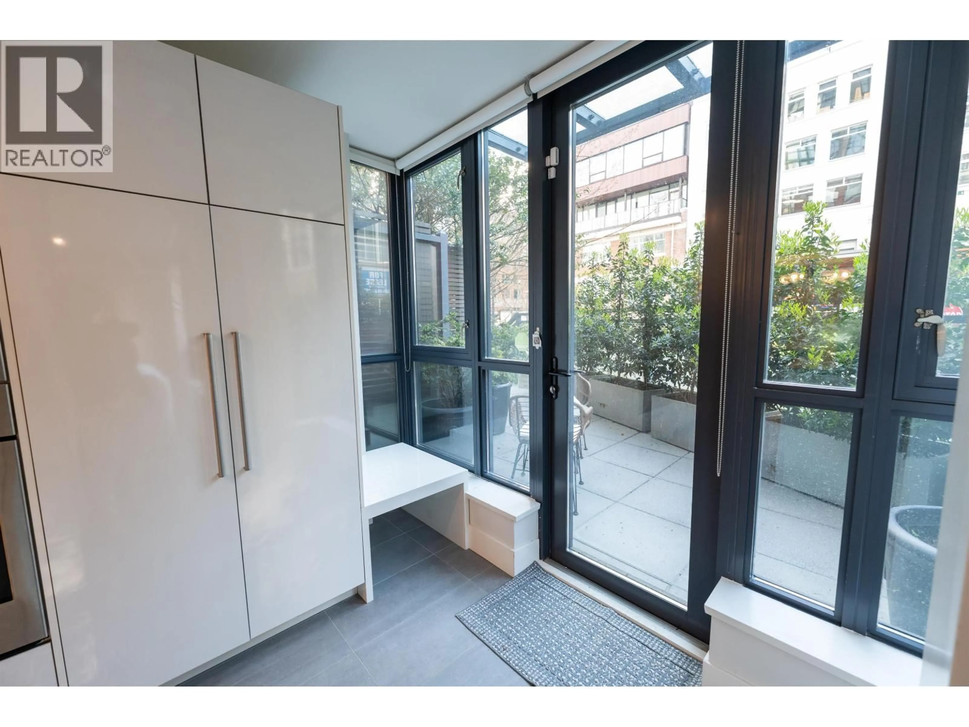 Unknown for 201 - 289 DRAKE STREET, Vancouver British Columbia V6B5Z5