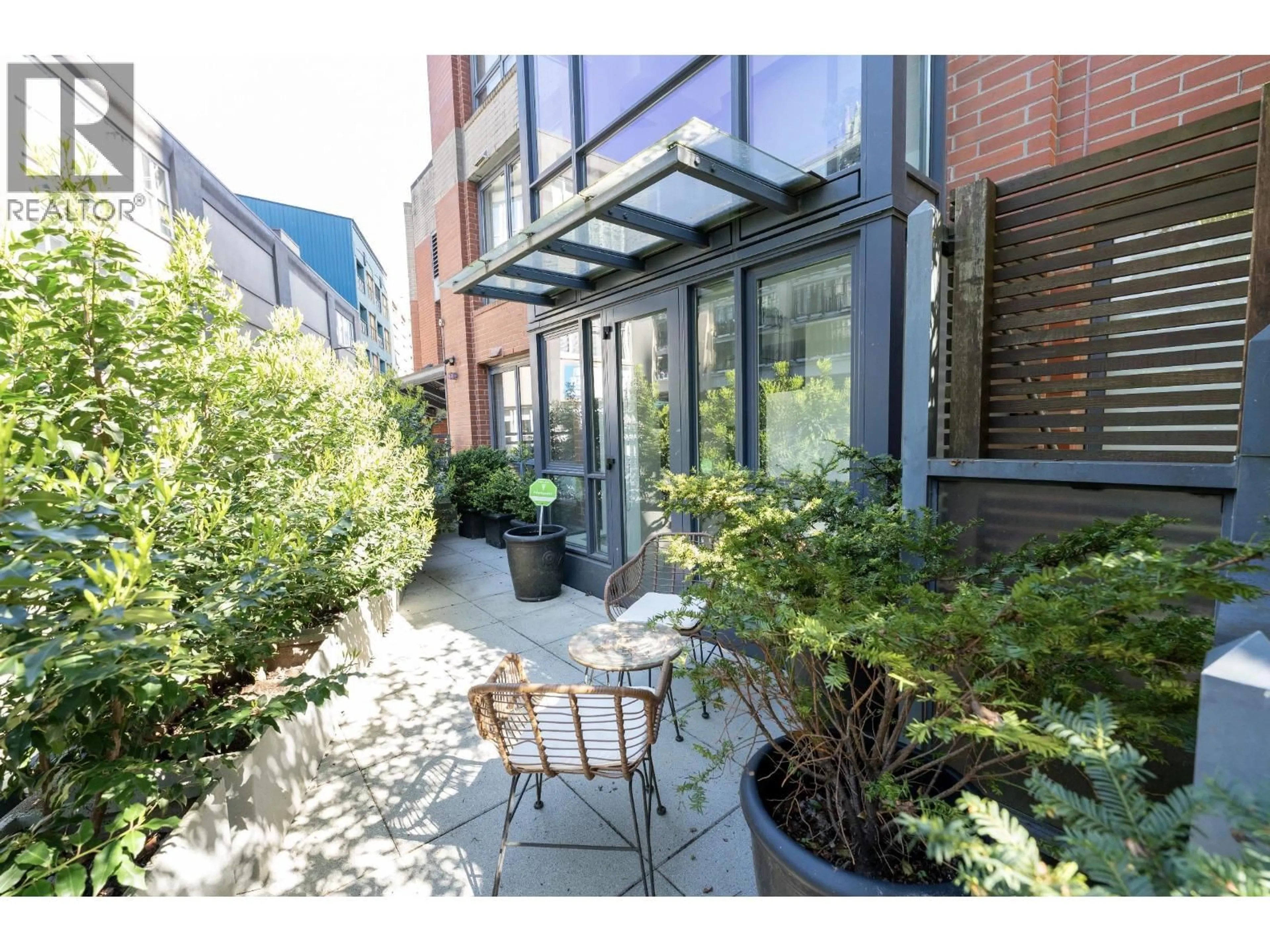 Patio, street for 201 - 289 DRAKE STREET, Vancouver British Columbia V6B5Z5