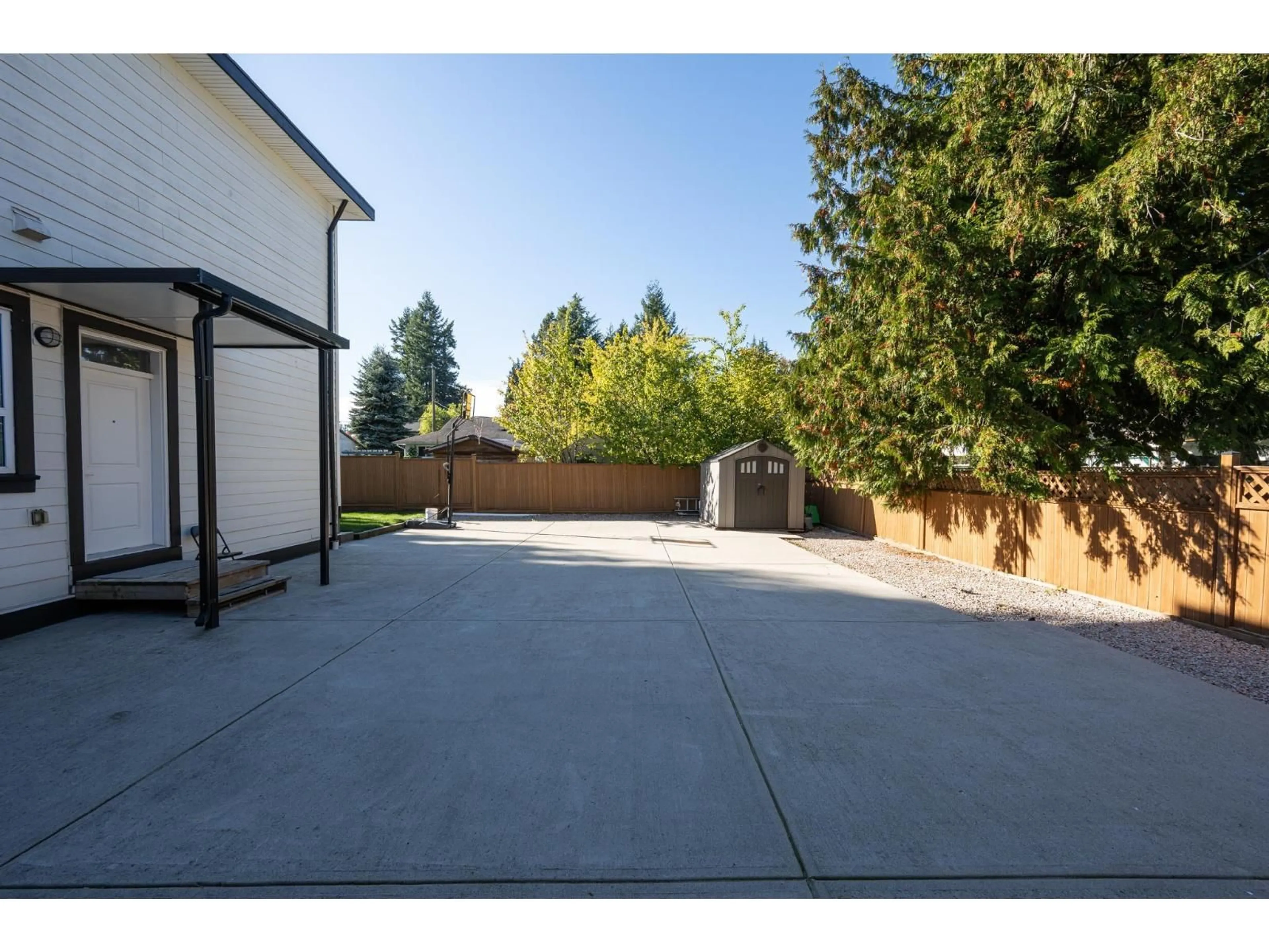 Patio, street for 2301 153 STREET, Surrey British Columbia V4A4R3