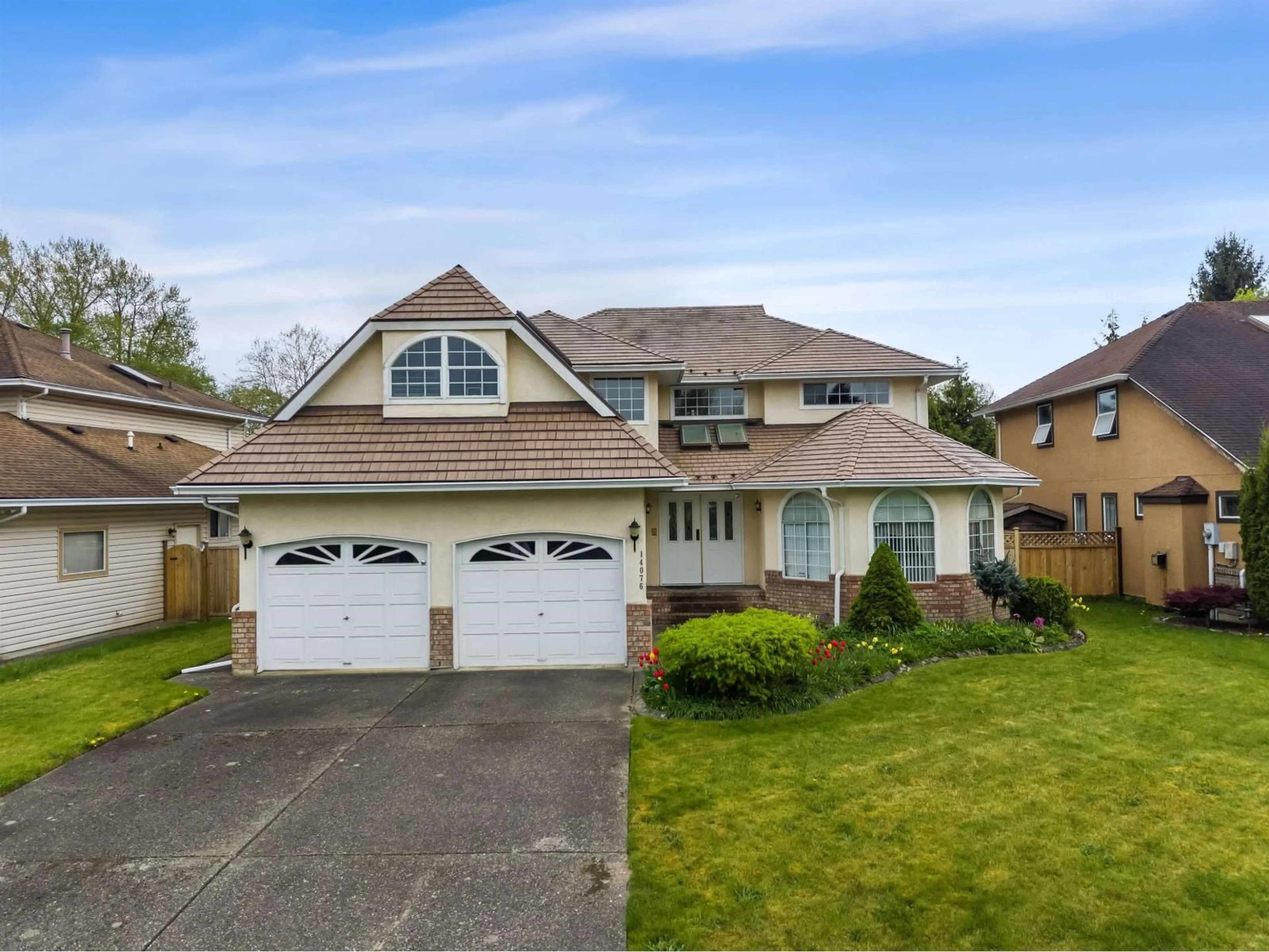 Home with vinyl exterior material, street for 14076 86A AVENUE, Surrey British Columbia V3W0V9