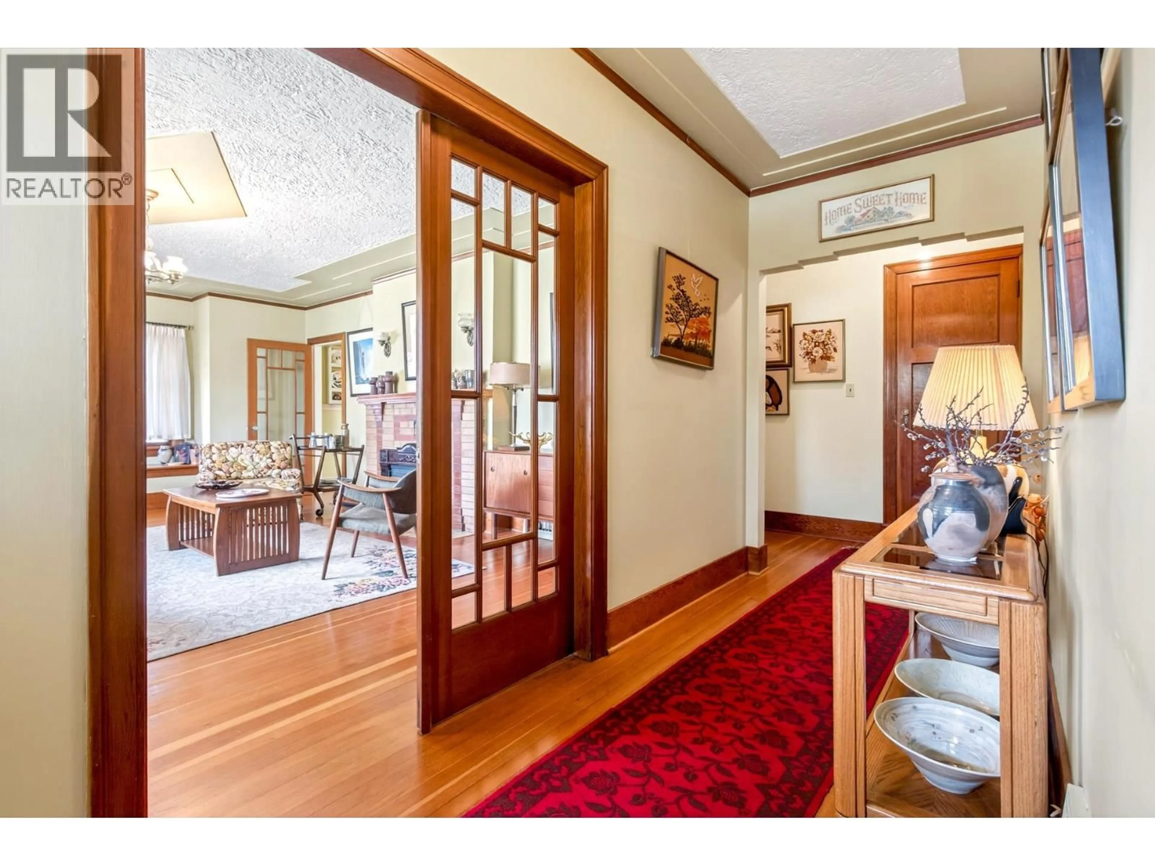 Indoor foyer for 2721 ST GEORGE STREET, Port Moody British Columbia V3H2H1