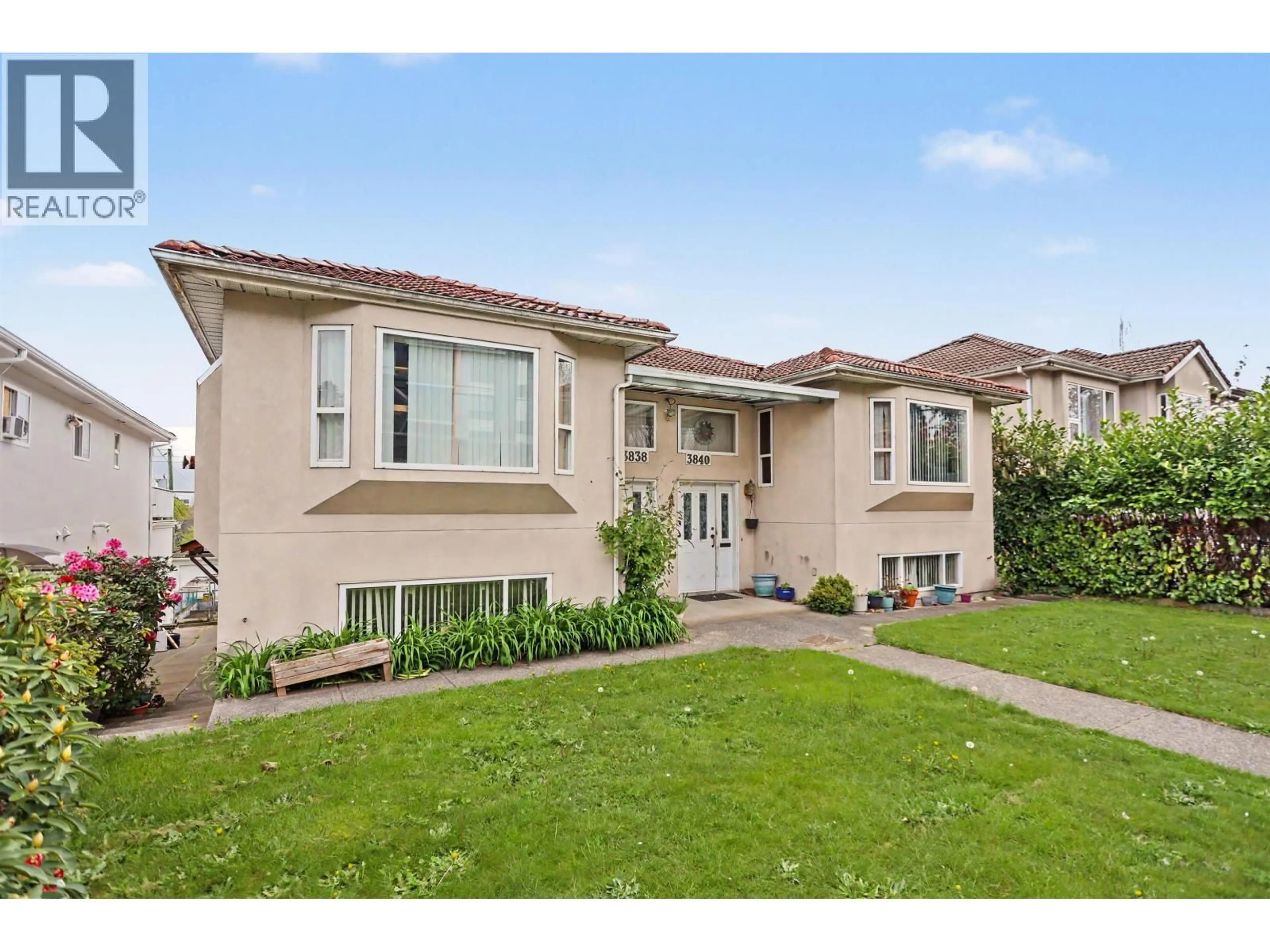 Home with vinyl exterior material, street for 3840 FRASER STREET, Vancouver British Columbia V5V4E2