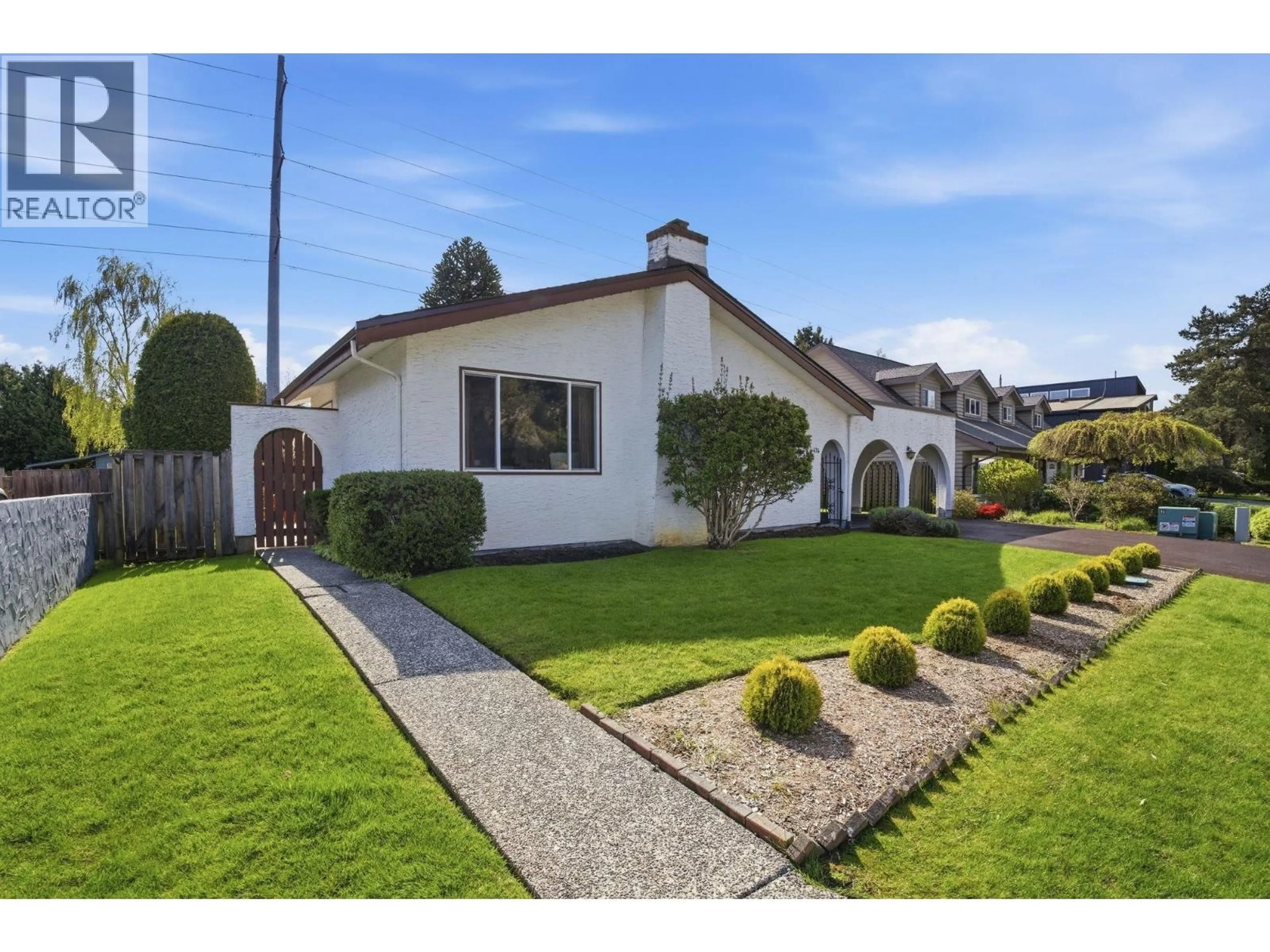 Unknown for 474 SHANNON WAY, Delta British Columbia V4M2W5