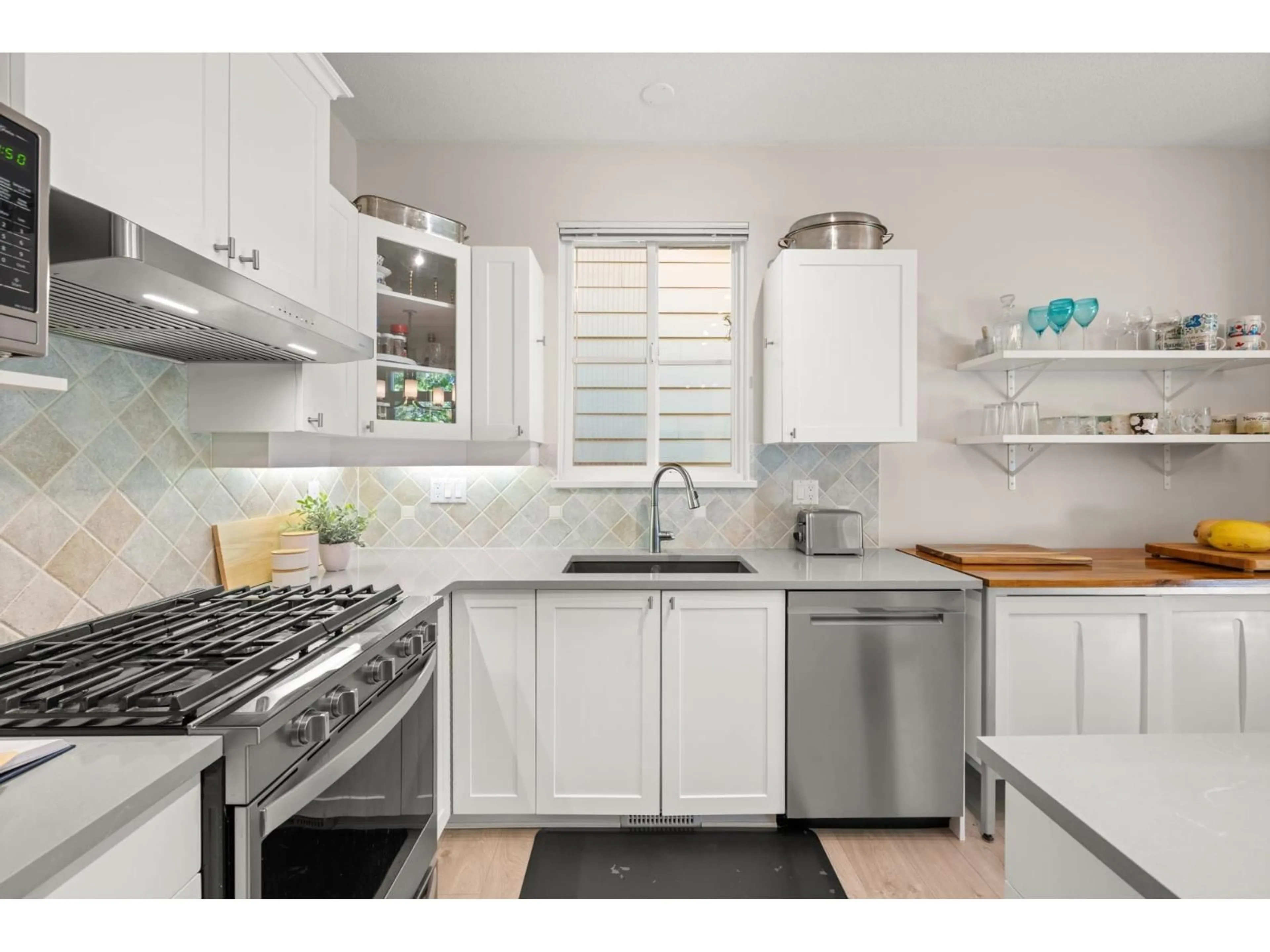 Open concept kitchen, unknown for 28 - 2588 152 STREET, Surrey British Columbia V4P3H9