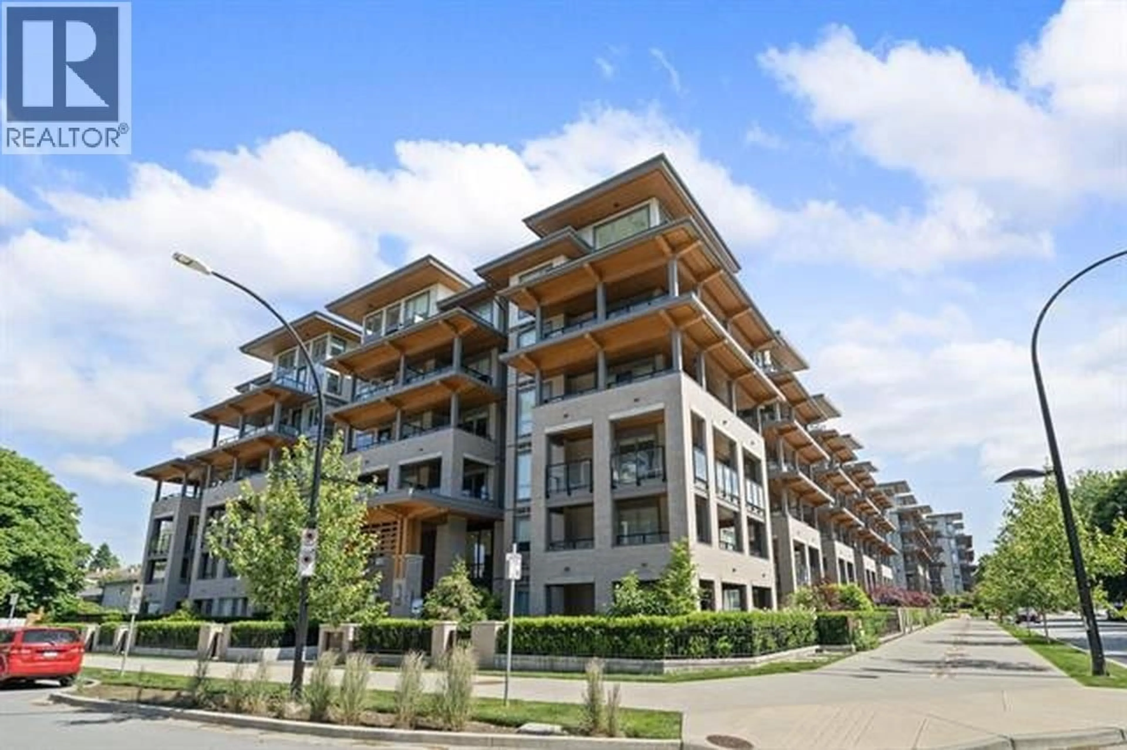 Patio, building for 320 - 7588 16TH STREET, Burnaby British Columbia V3N0H8