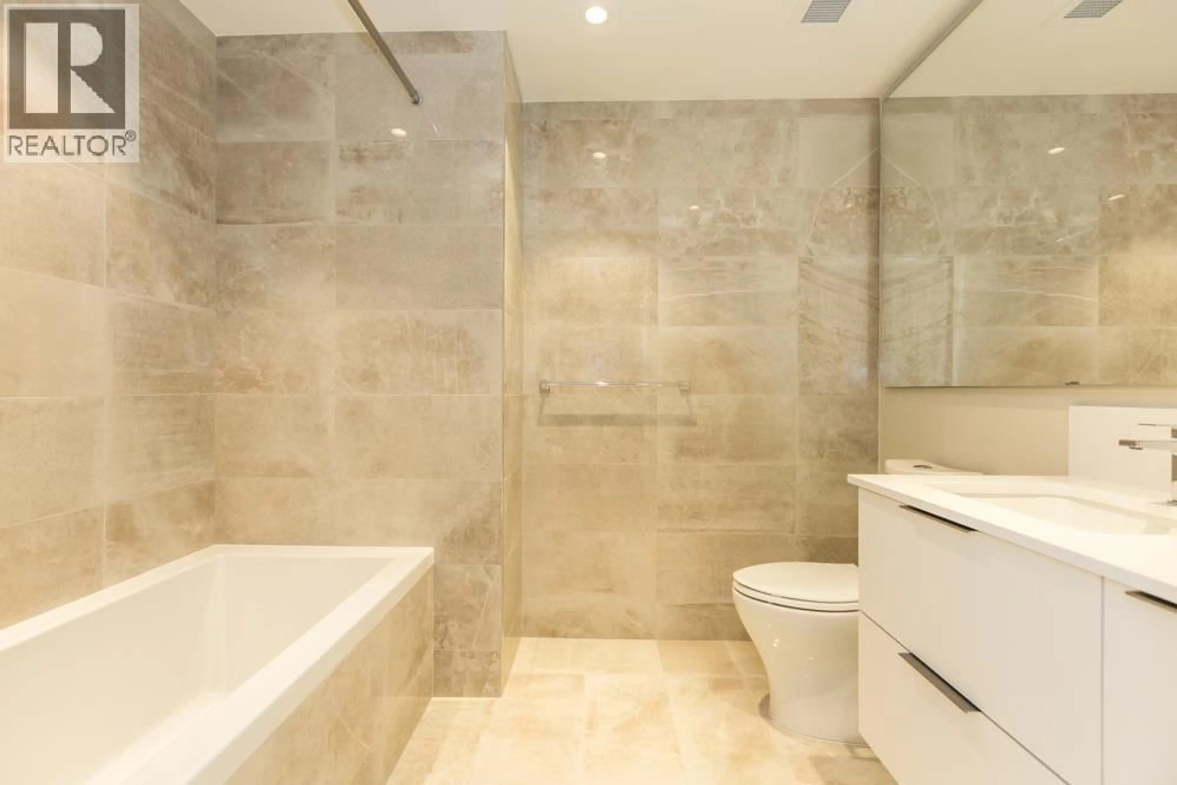 Contemporary bathroom, ceramic/tile floor for 2101 - 485 42ND AVENUE, Vancouver British Columbia V5Y0R6