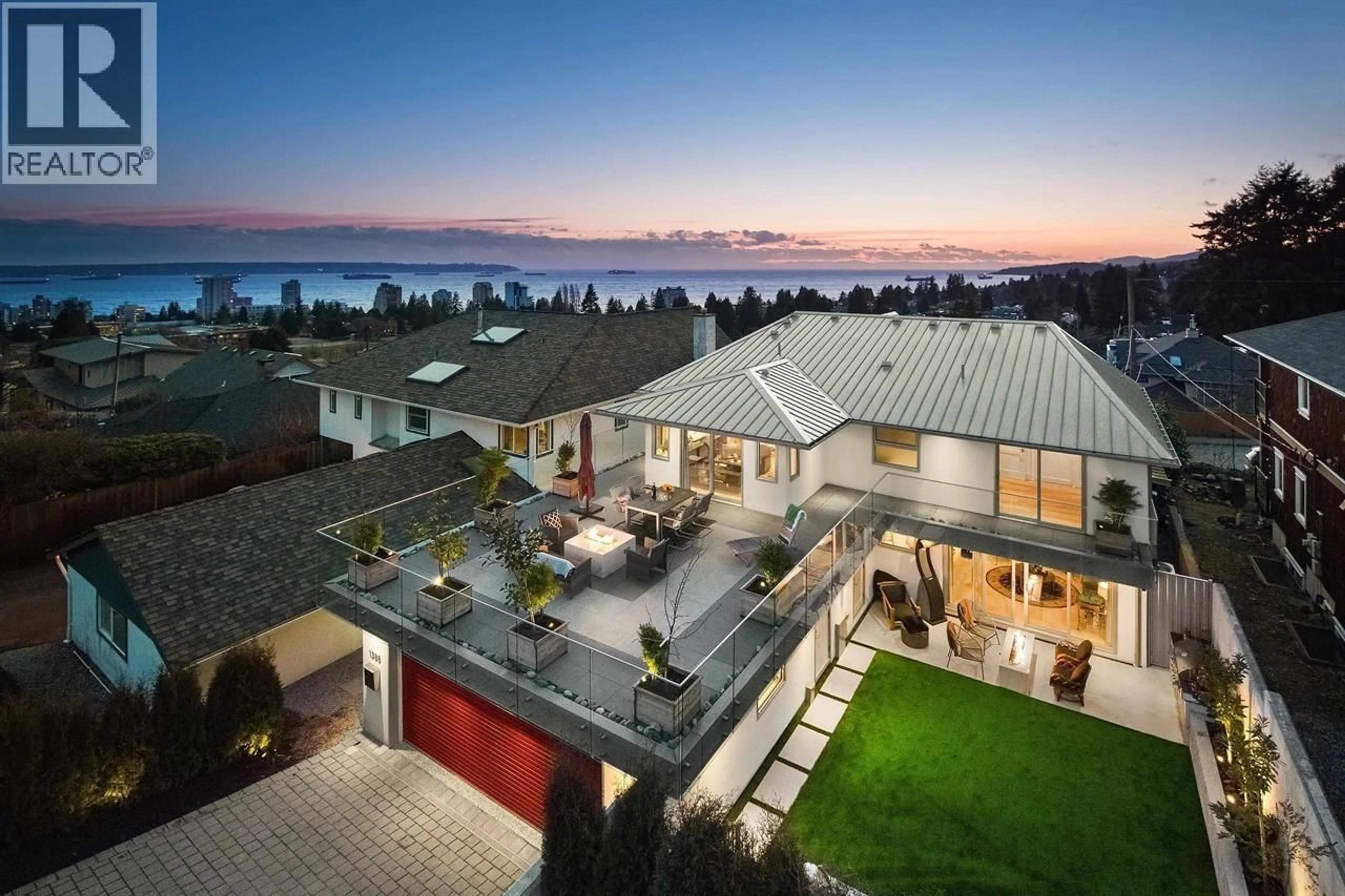 A pic from outside/outdoor area/front of a property/back of a property/a pic from drone, unknown for 1388 21ST STREET, West Vancouver British Columbia V7V4B3