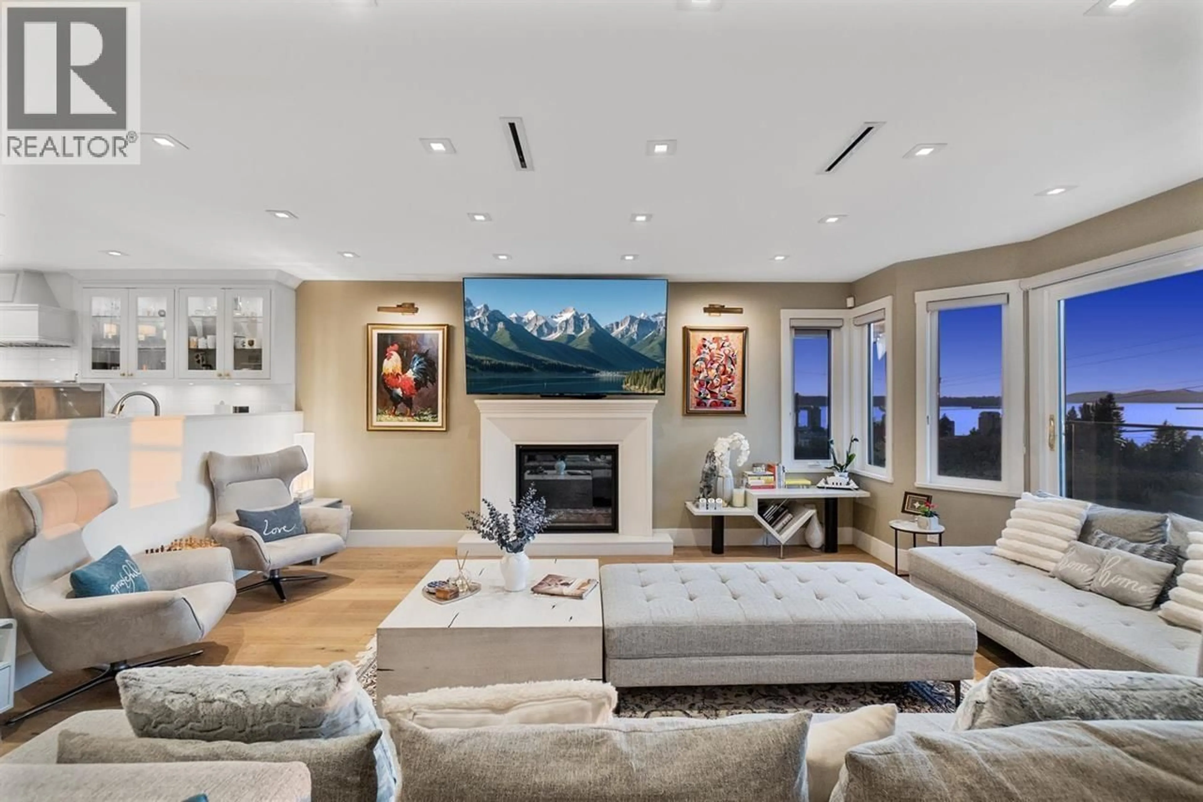 Living room with furniture, unknown for 1388 21ST STREET, West Vancouver British Columbia V7V4B3