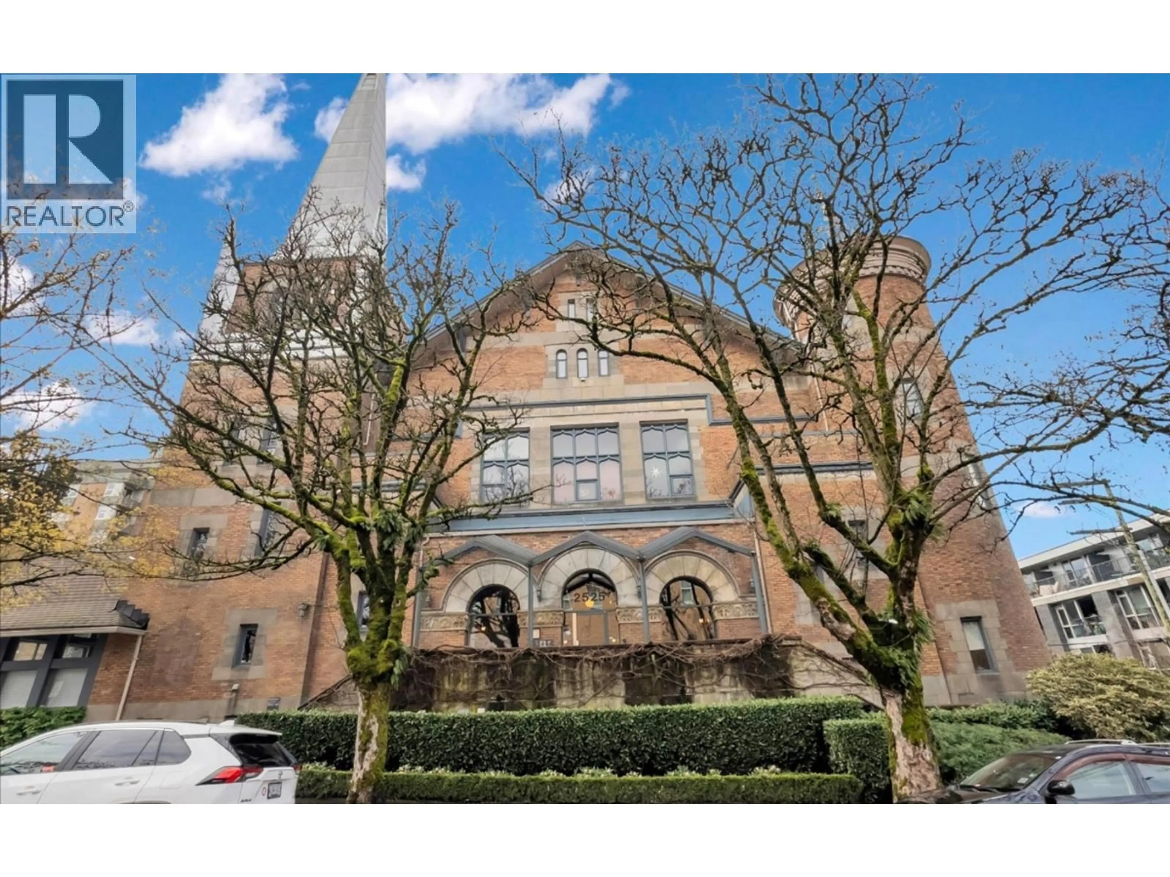 Unknown for 303 - 2525 QUEBEC STREET, Vancouver British Columbia V5T4R5