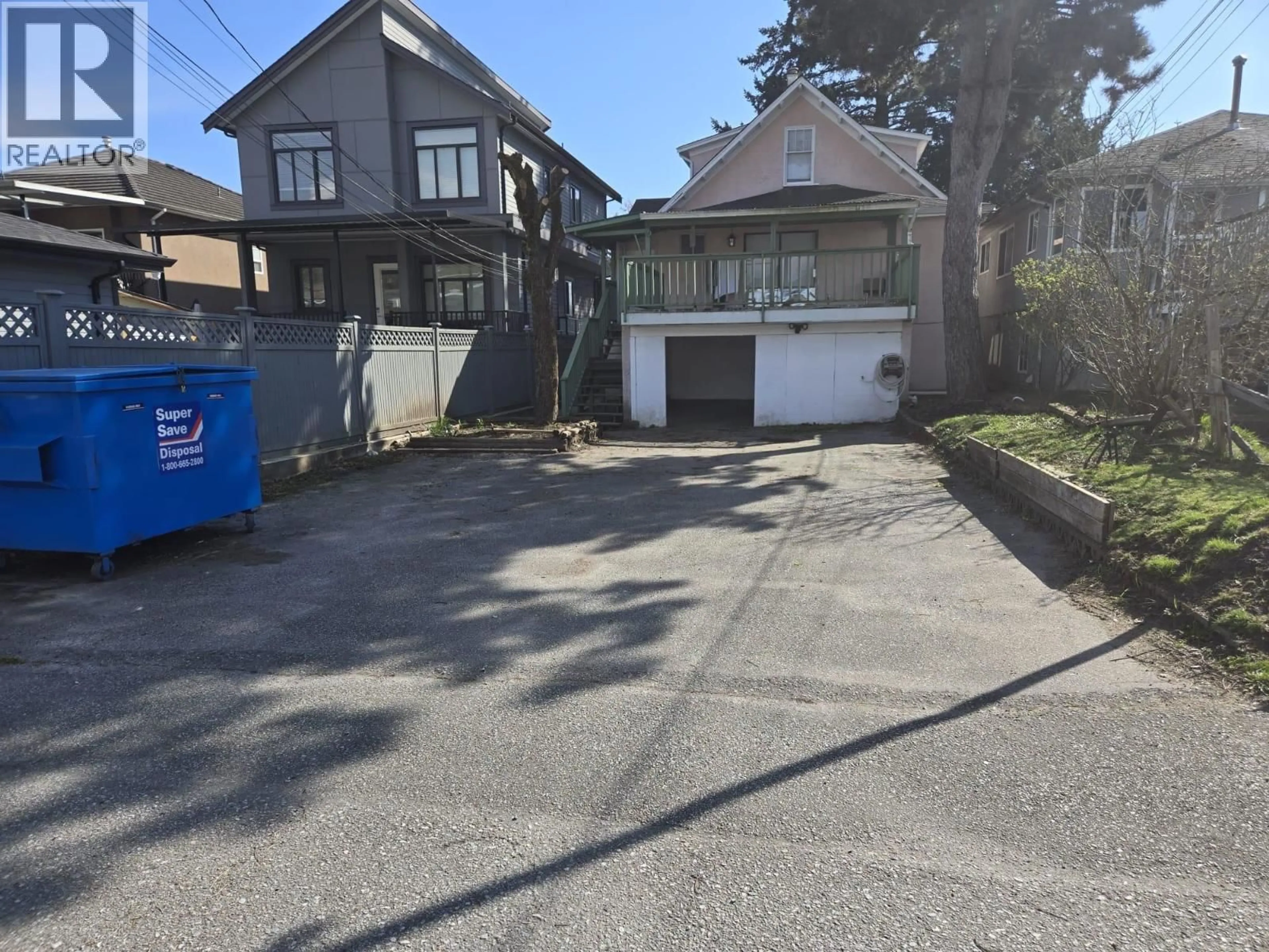 A pic from outside/outdoor area/front of a property/back of a property/a pic from drone, street for 1039 41ST AVENUE, Vancouver British Columbia V5W1P9