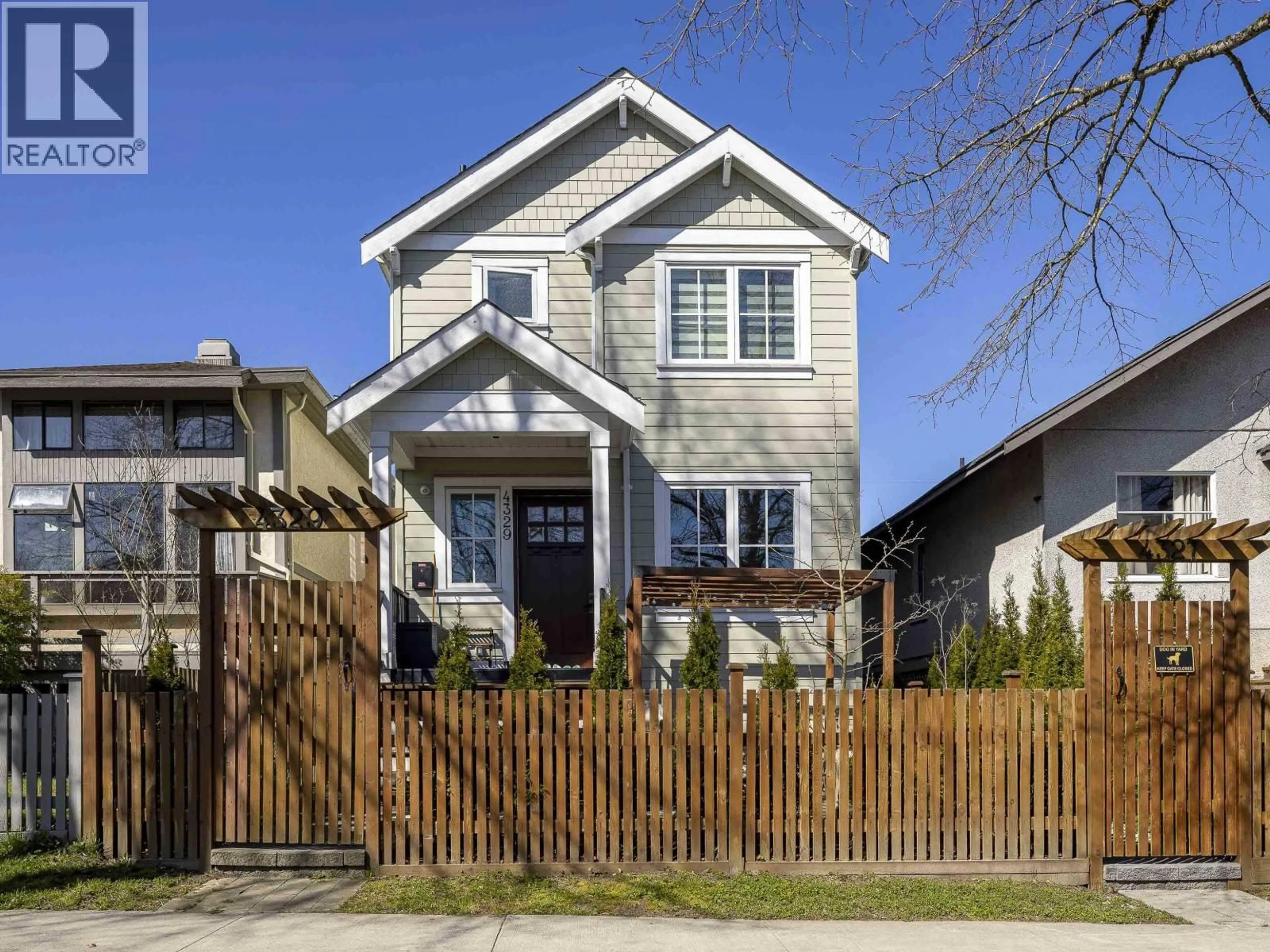 Home with vinyl exterior material, street for 4327 PERRY STREET, Vancouver British Columbia V5N3X6