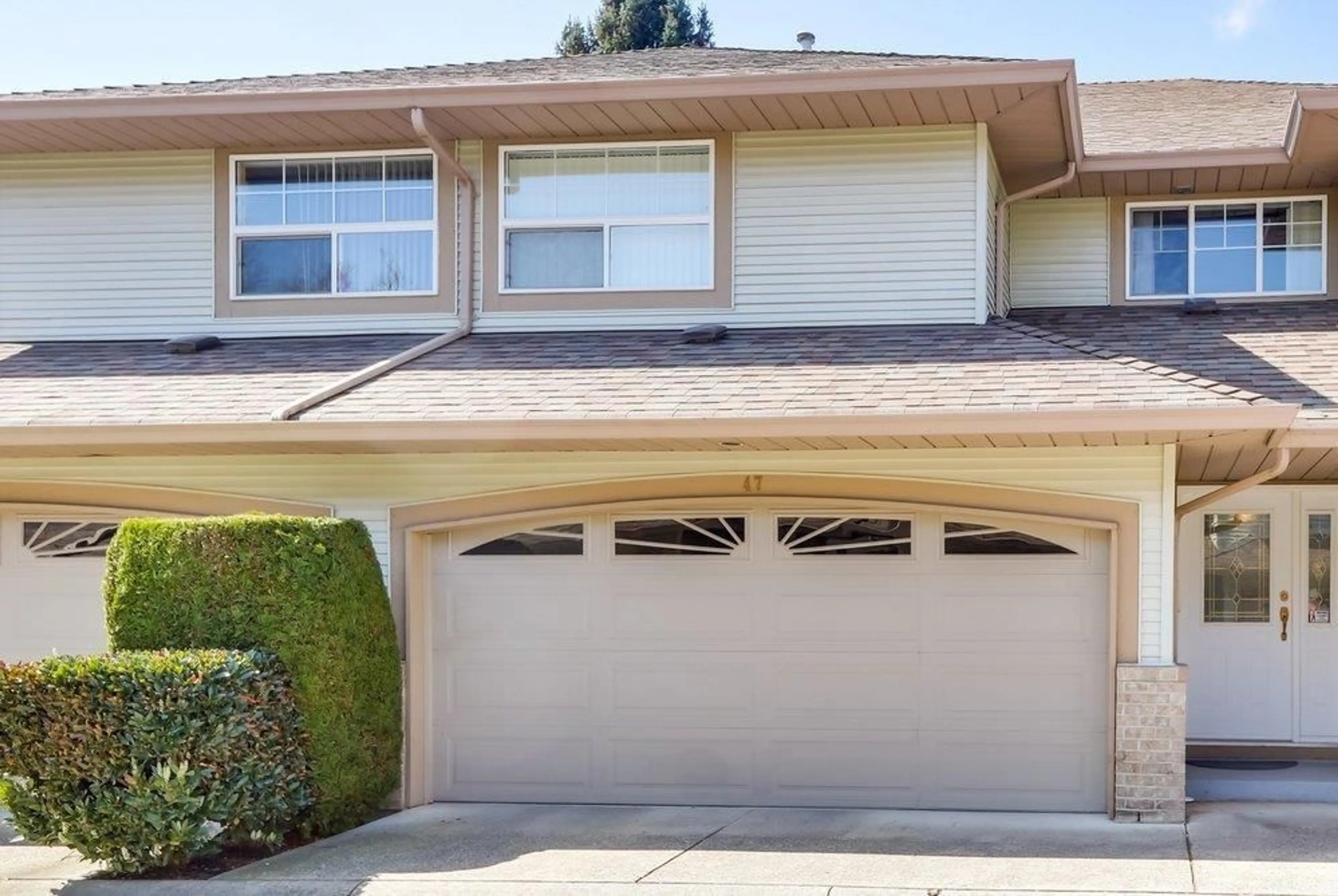 Home with vinyl exterior material, street for 47 - 12165 75 AVENUE, Surrey British Columbia V3W0W7