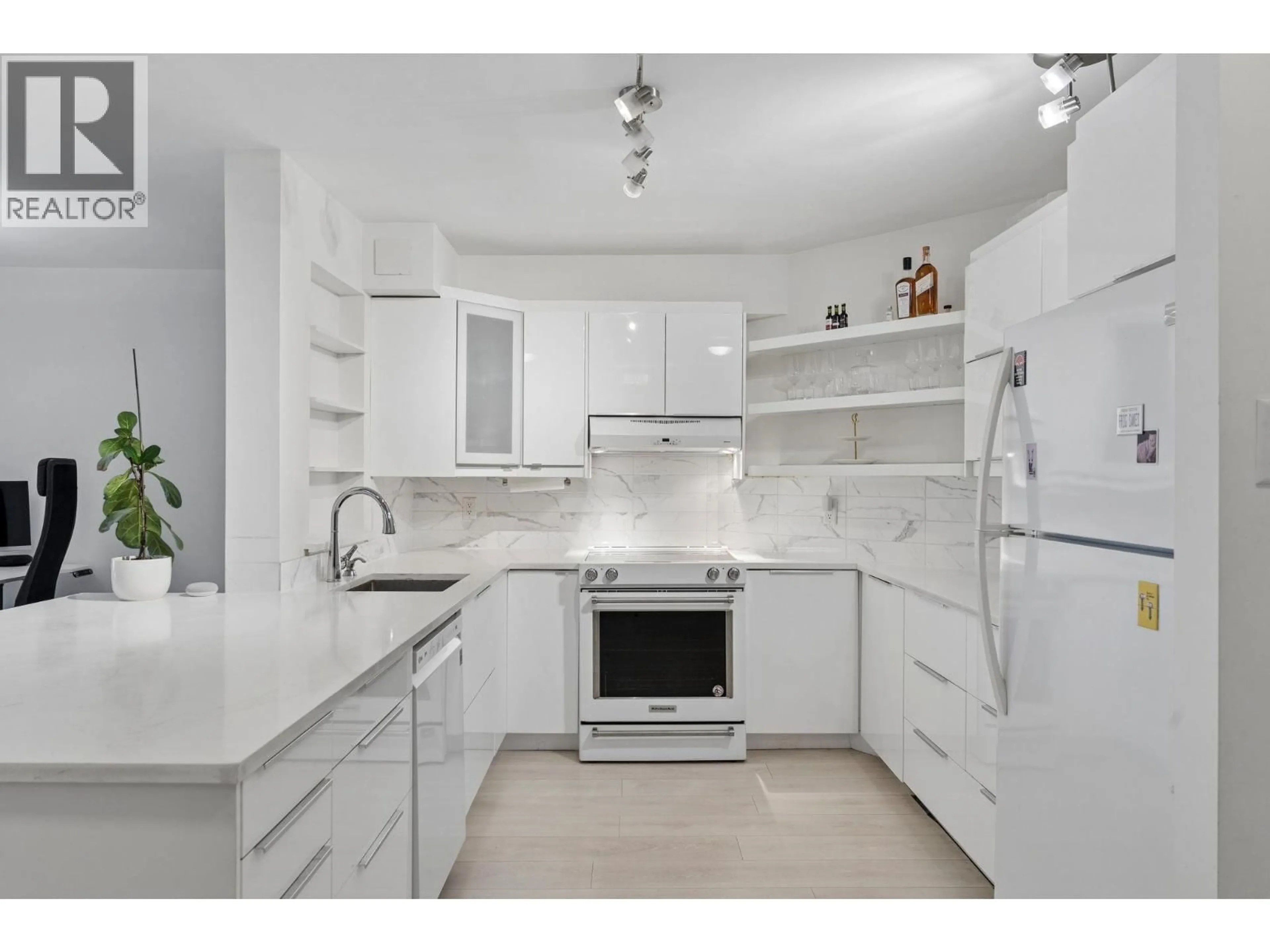 Unknown for 905 - 2024 FULLERTON AVENUE, North Vancouver British Columbia V7P3G4