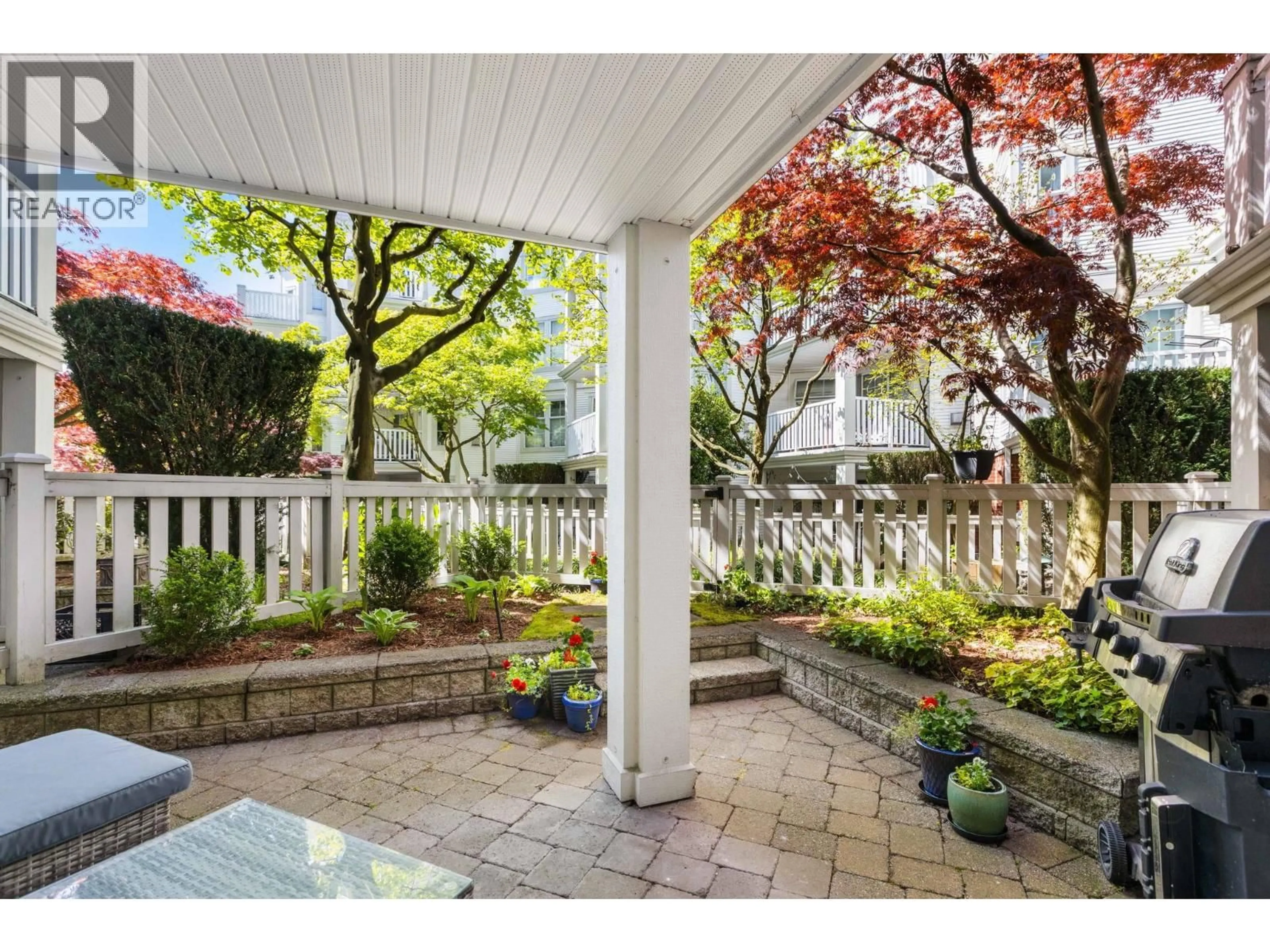 Patio, street for 113 - 147 1ST STREET, North Vancouver British Columbia V7L1B2