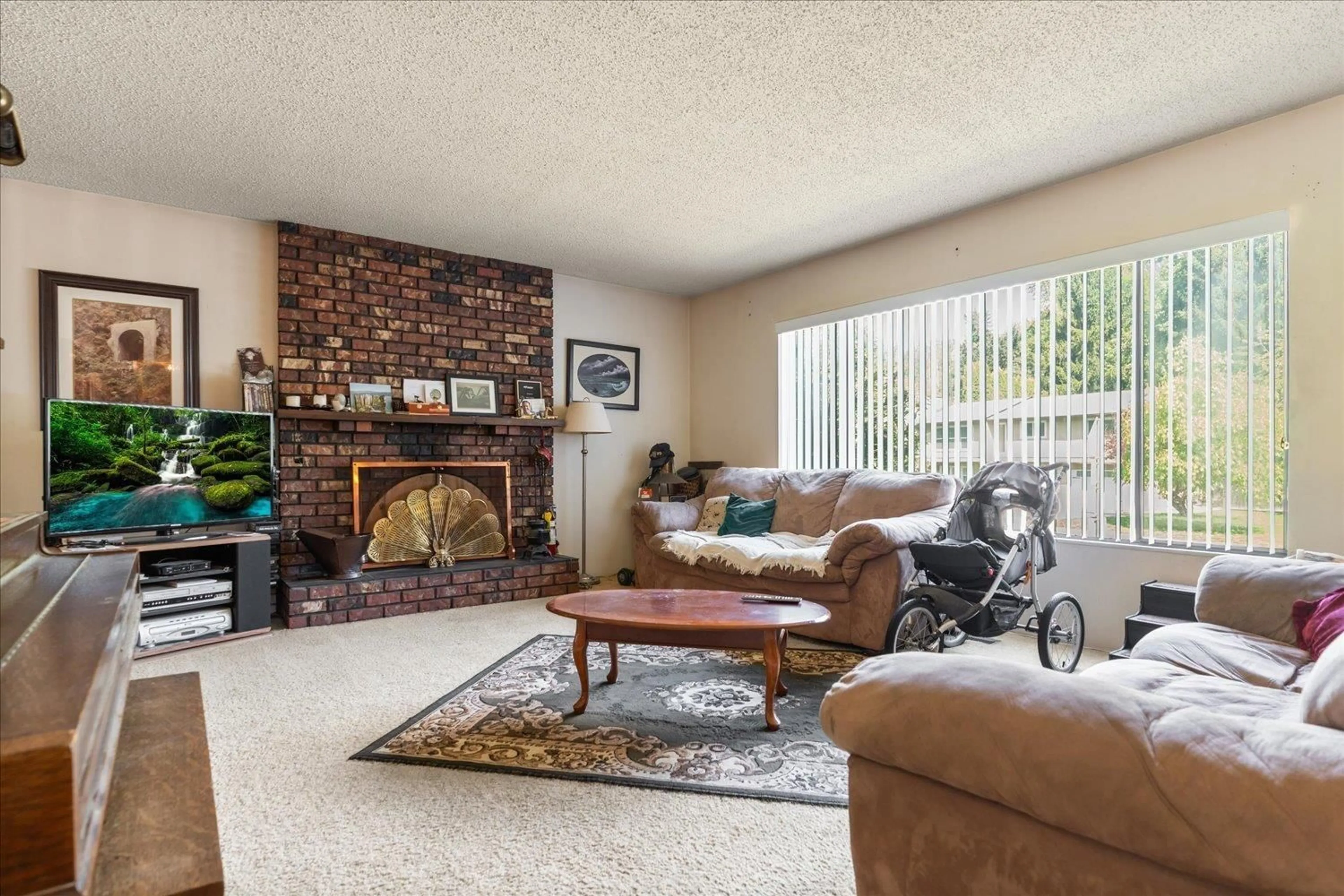 Living room with furniture, unknown for 19426 63A AVENUE, Surrey British Columbia V3S7L6