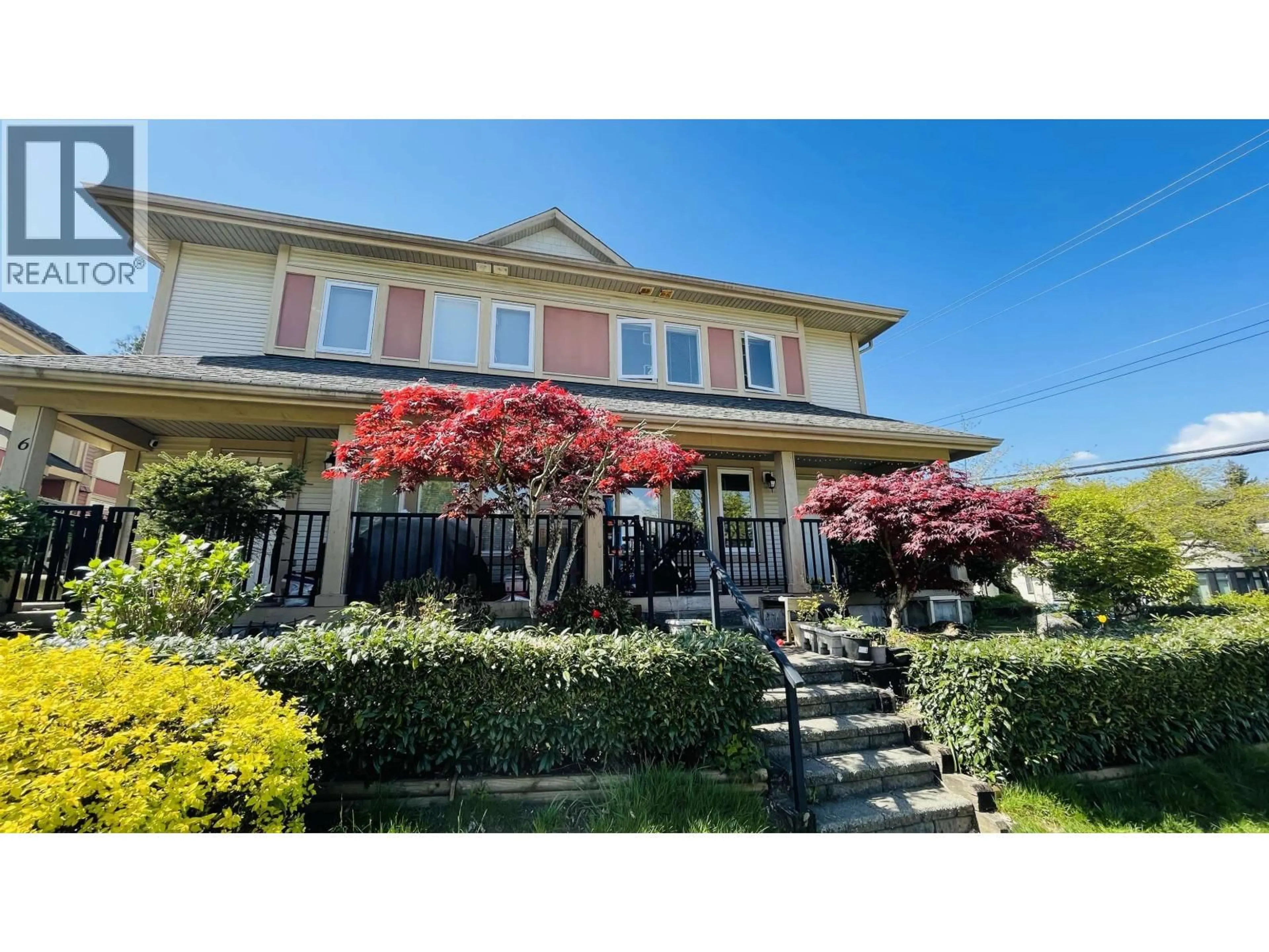 Home with vinyl exterior material, street for 5 - 6481 ELGIN AVENUE, Burnaby British Columbia V5H3S5