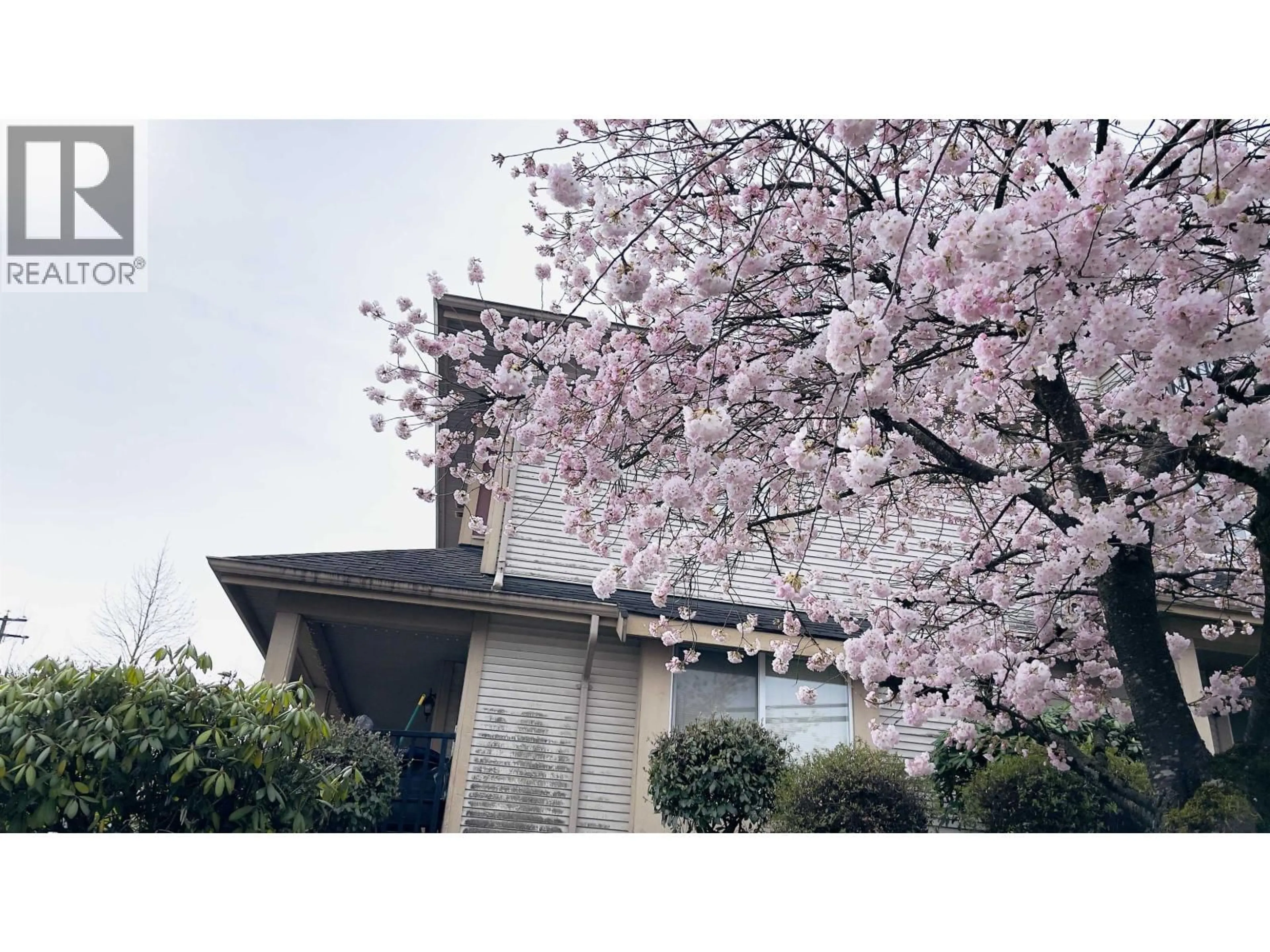 Blurry image for 5 - 6481 ELGIN AVENUE, Burnaby British Columbia V5H3S5