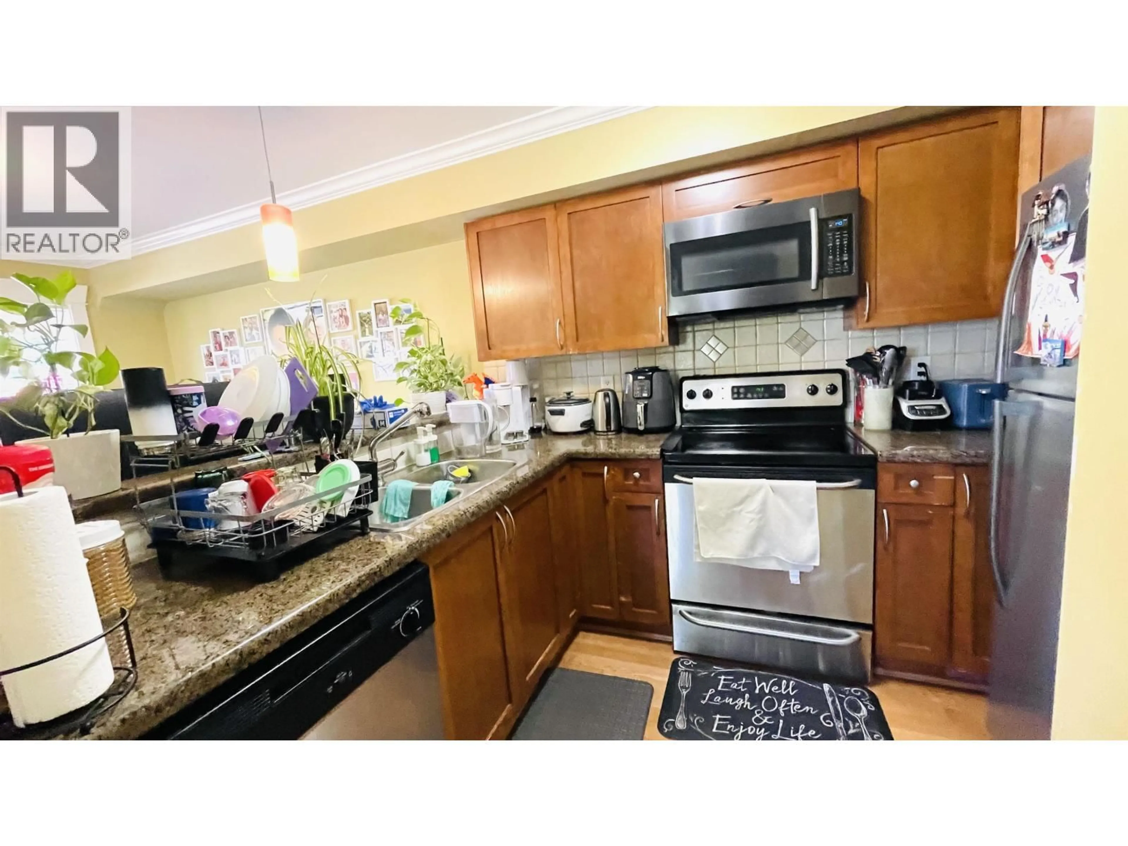 Standard kitchen, unknown for 5 - 6481 ELGIN AVENUE, Burnaby British Columbia V5H3S5