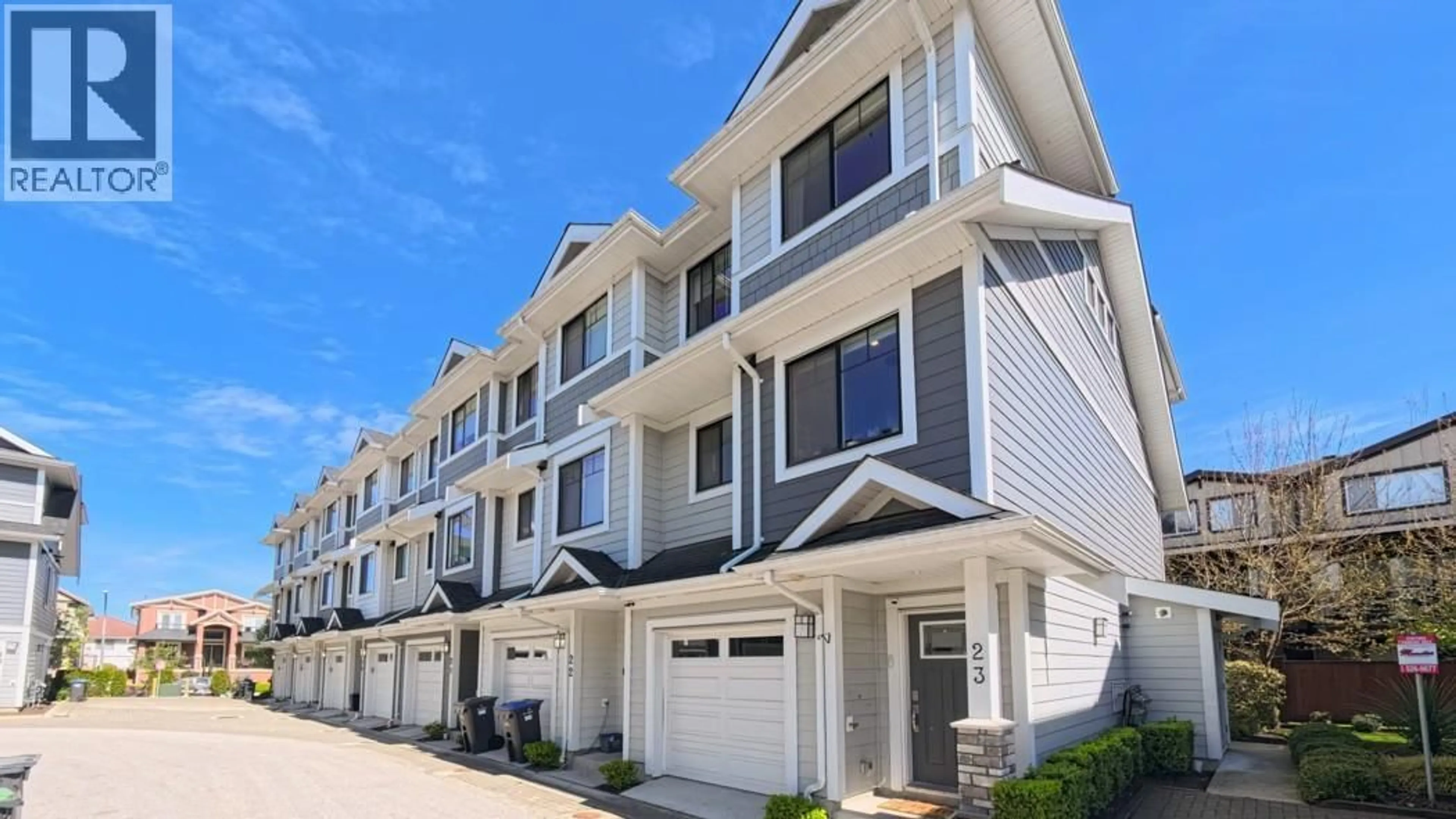 Home with vinyl exterior material, street for 23 - 189 WOOD STREET, New Westminster British Columbia V3M0L7