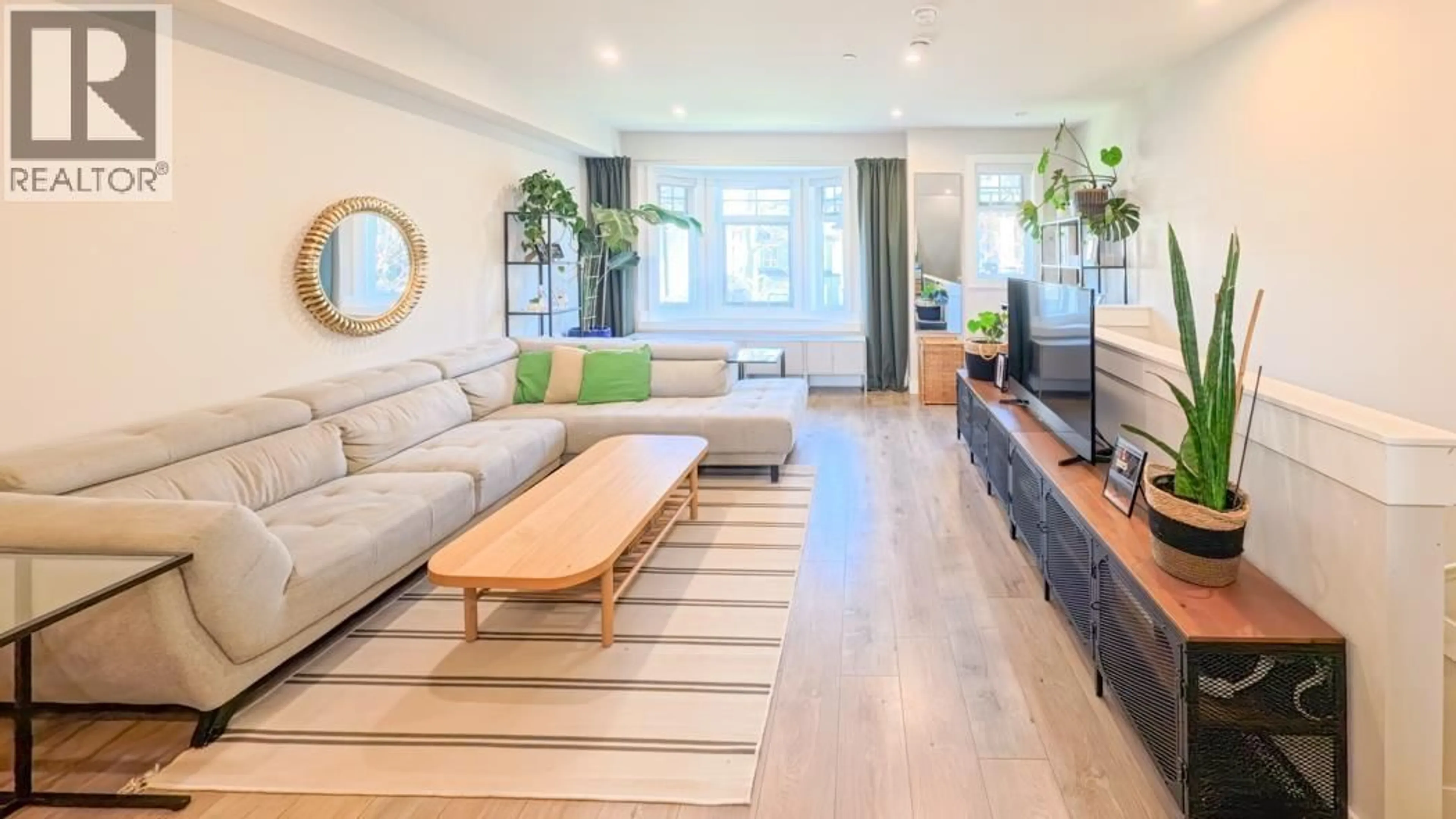 Living room with furniture, wood/laminate floor for 23 - 189 WOOD STREET, New Westminster British Columbia V3M0L7