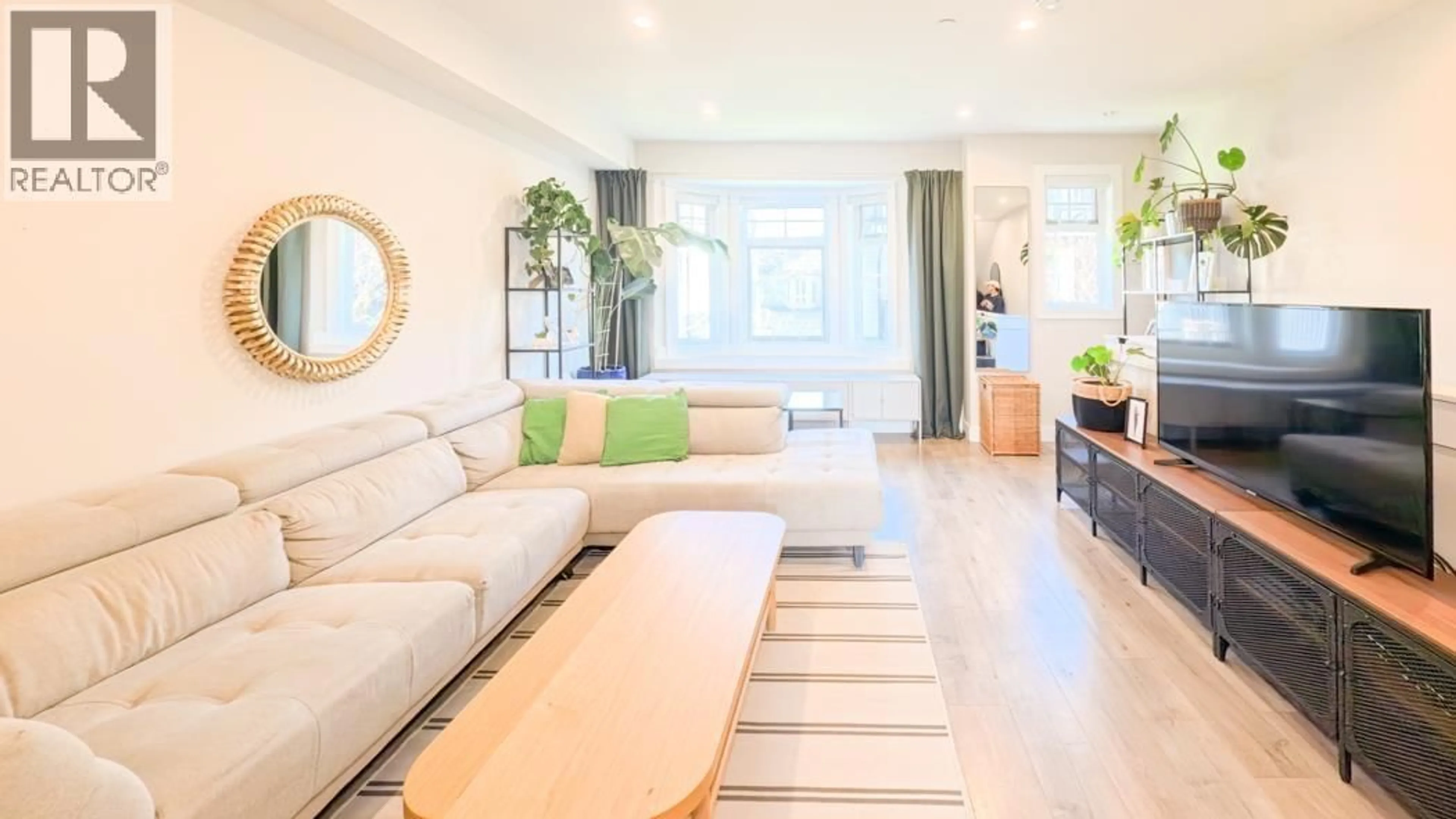 Living room with furniture, unknown for 23 - 189 WOOD STREET, New Westminster British Columbia V3M0L7