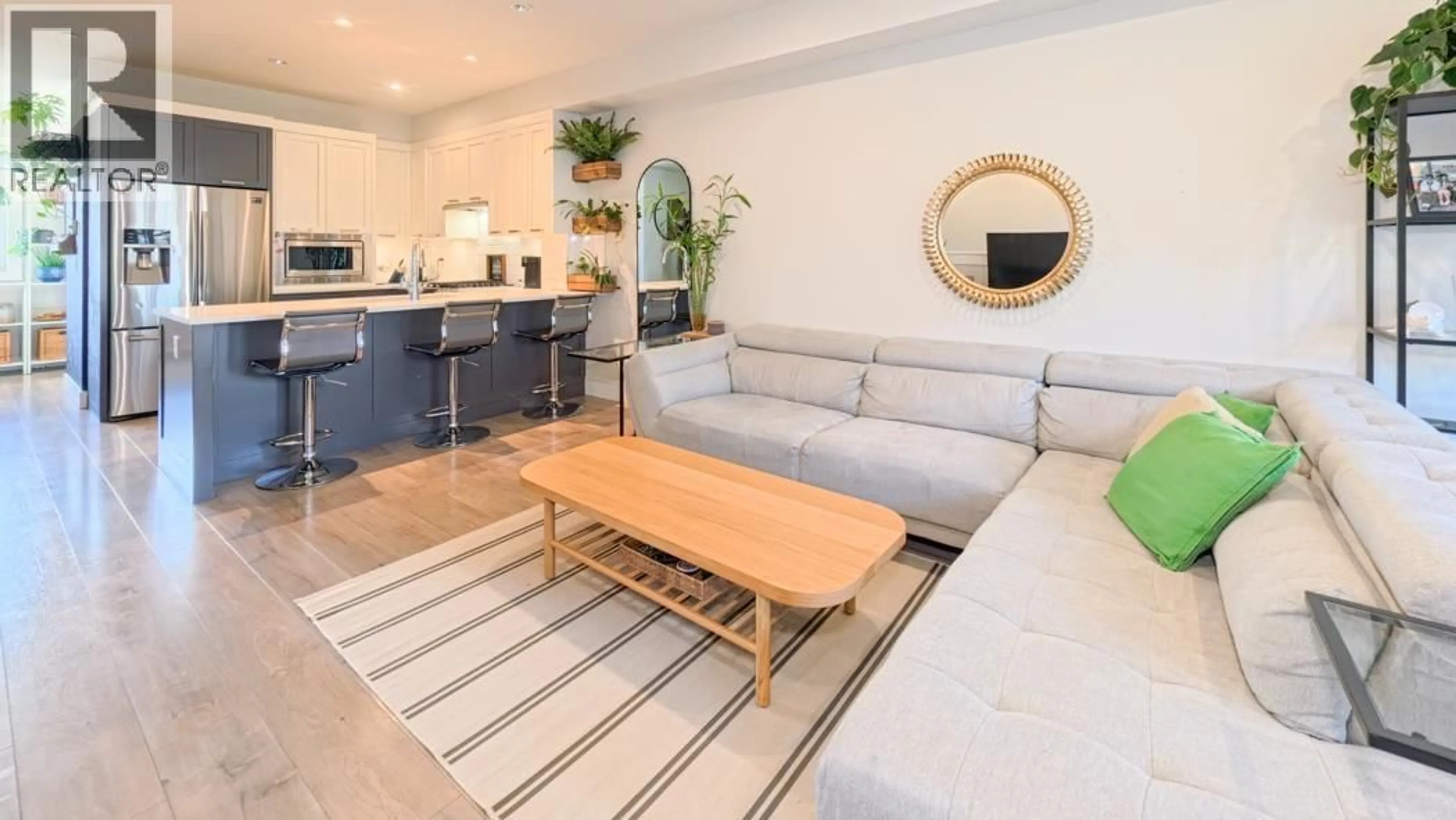 Living room with furniture, unknown for 23 - 189 WOOD STREET, New Westminster British Columbia V3M0L7