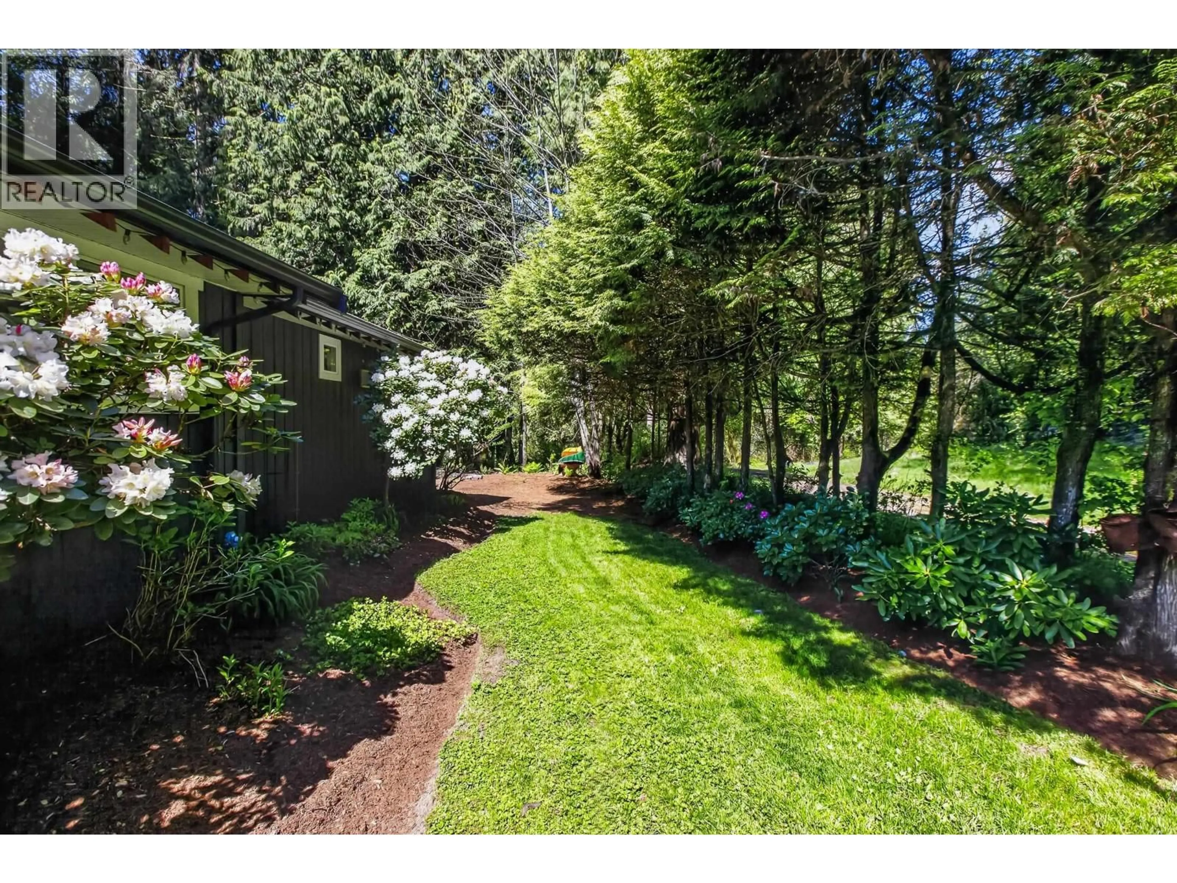 A pic from outside/outdoor area/front of a property/back of a property/a pic from drone, forest/trees view for 11367 261 STREET, Maple Ridge British Columbia V2W1H2