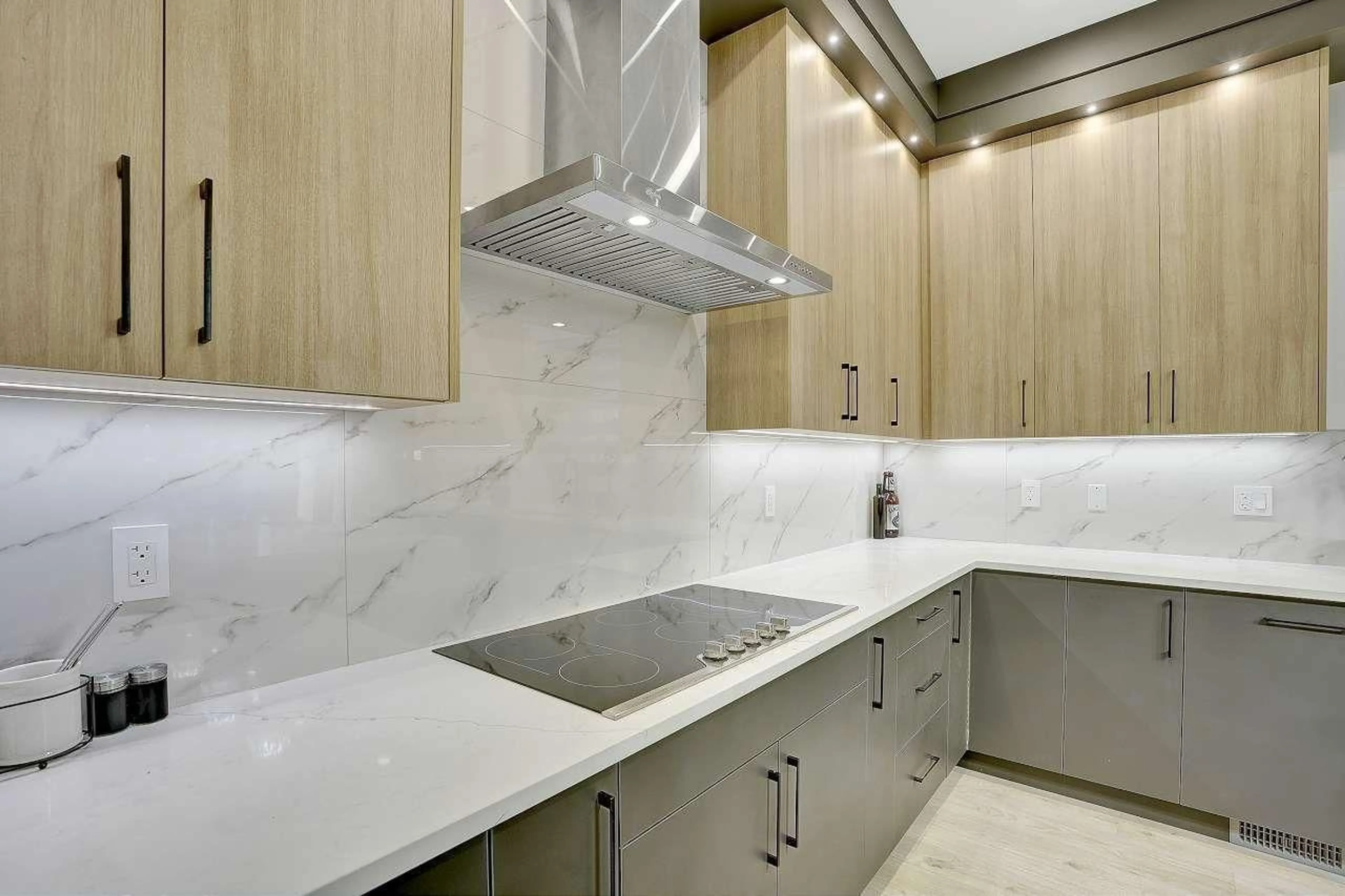 Contemporary kitchen, ceramic/tile floor for 2828 BABICH STREET, Abbotsford British Columbia V2S3K5