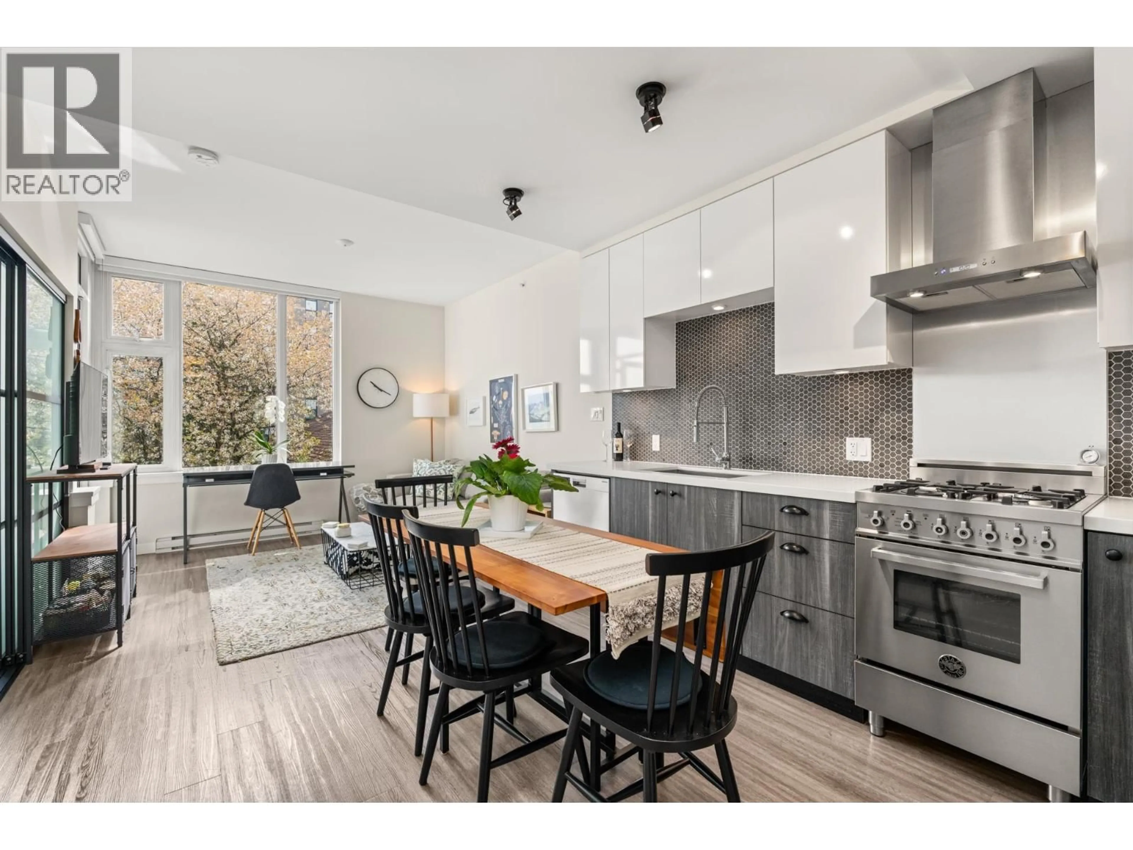Open concept kitchen, unknown for 304 - 311 6TH AVENUE, Vancouver British Columbia V5T0G9