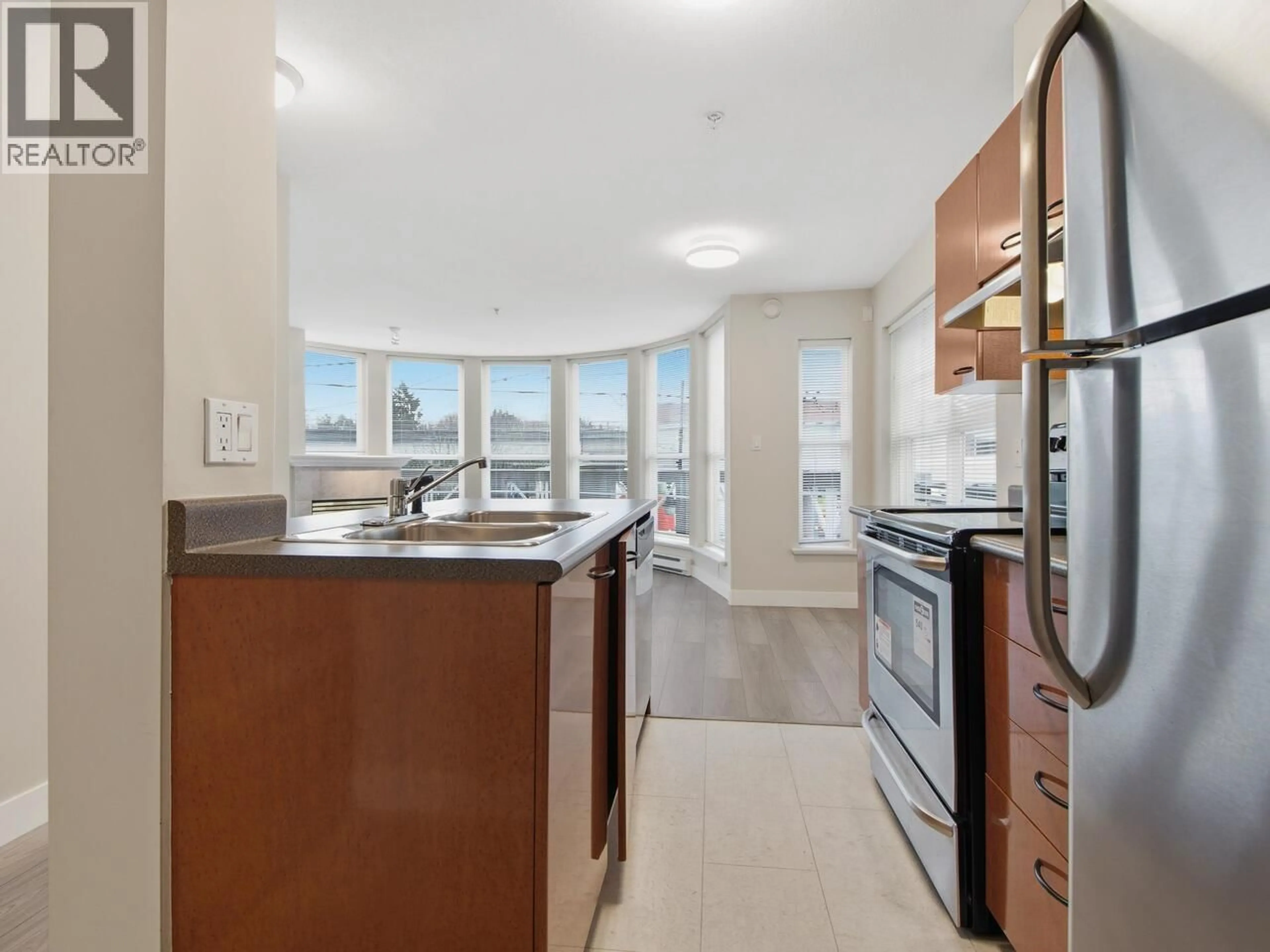 Unknown for 206 - 1688 8TH AVENUE, Vancouver British Columbia V5N1T5