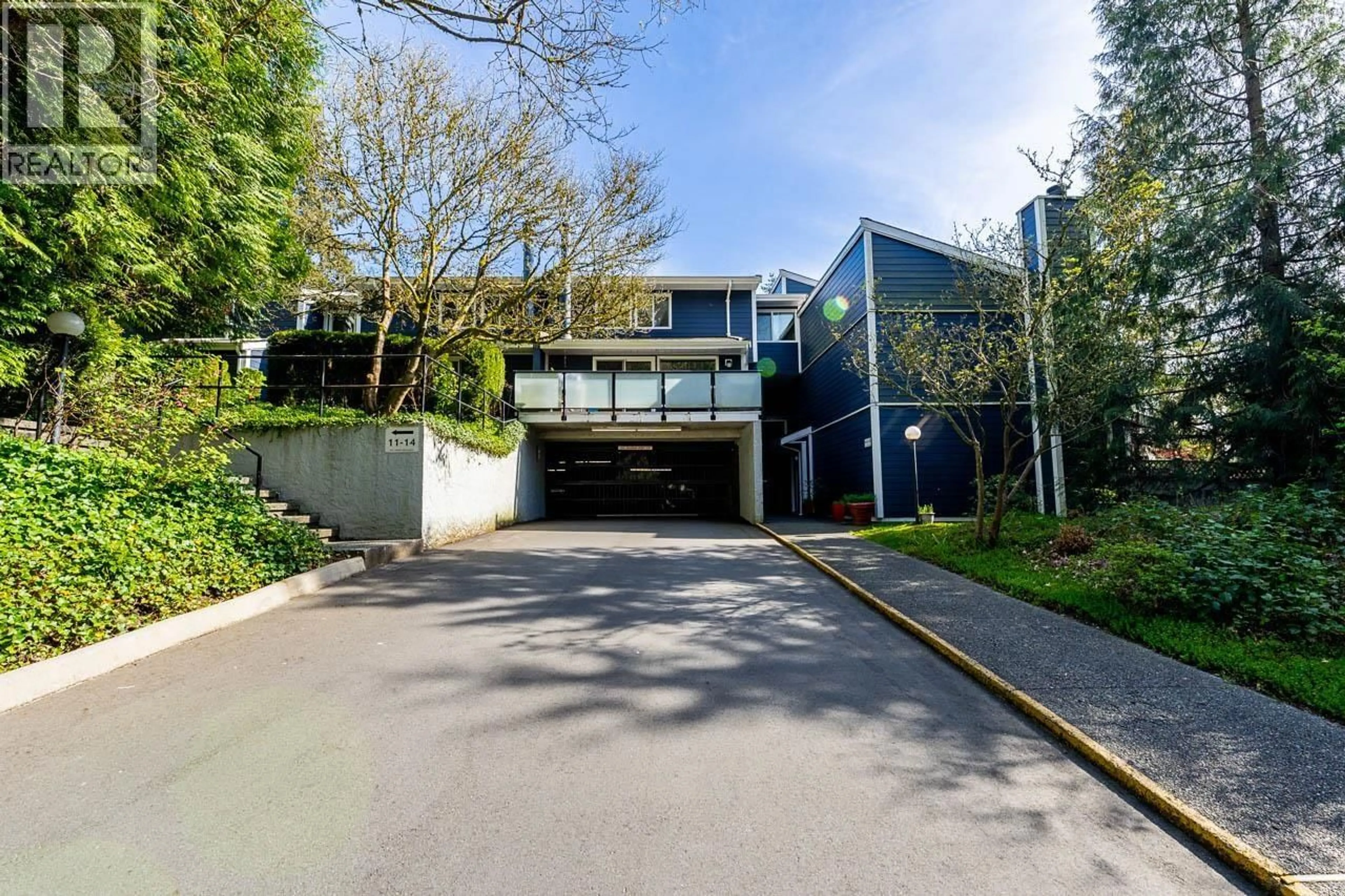 A pic from outside/outdoor area/front of a property/back of a property/a pic from drone, street for 22 - 9151 FOREST GROVE DRIVE, Burnaby British Columbia V5A3Z5