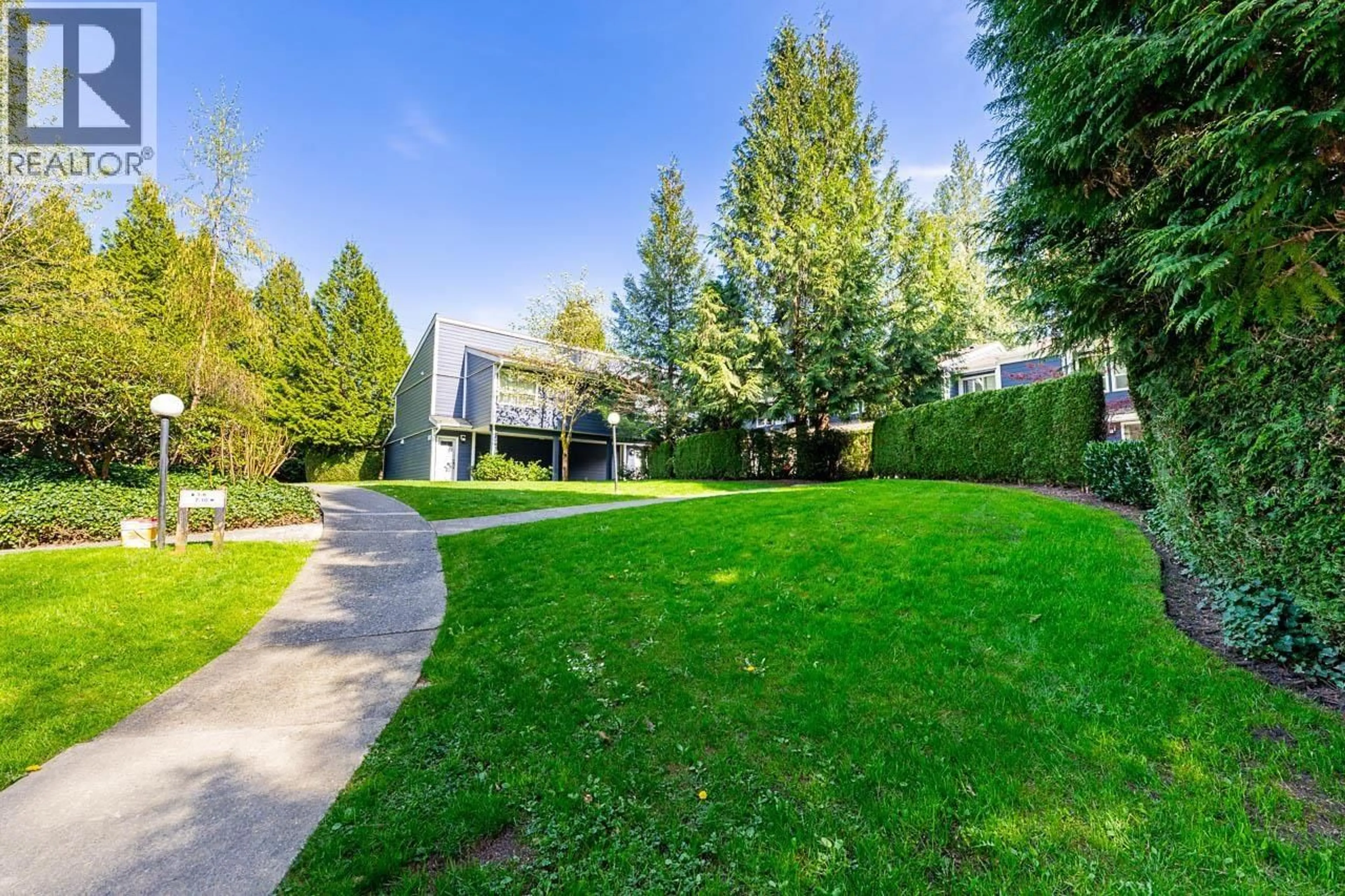 A pic from outside/outdoor area/front of a property/back of a property/a pic from drone, street for 22 - 9151 FOREST GROVE DRIVE, Burnaby British Columbia V5A3Z5