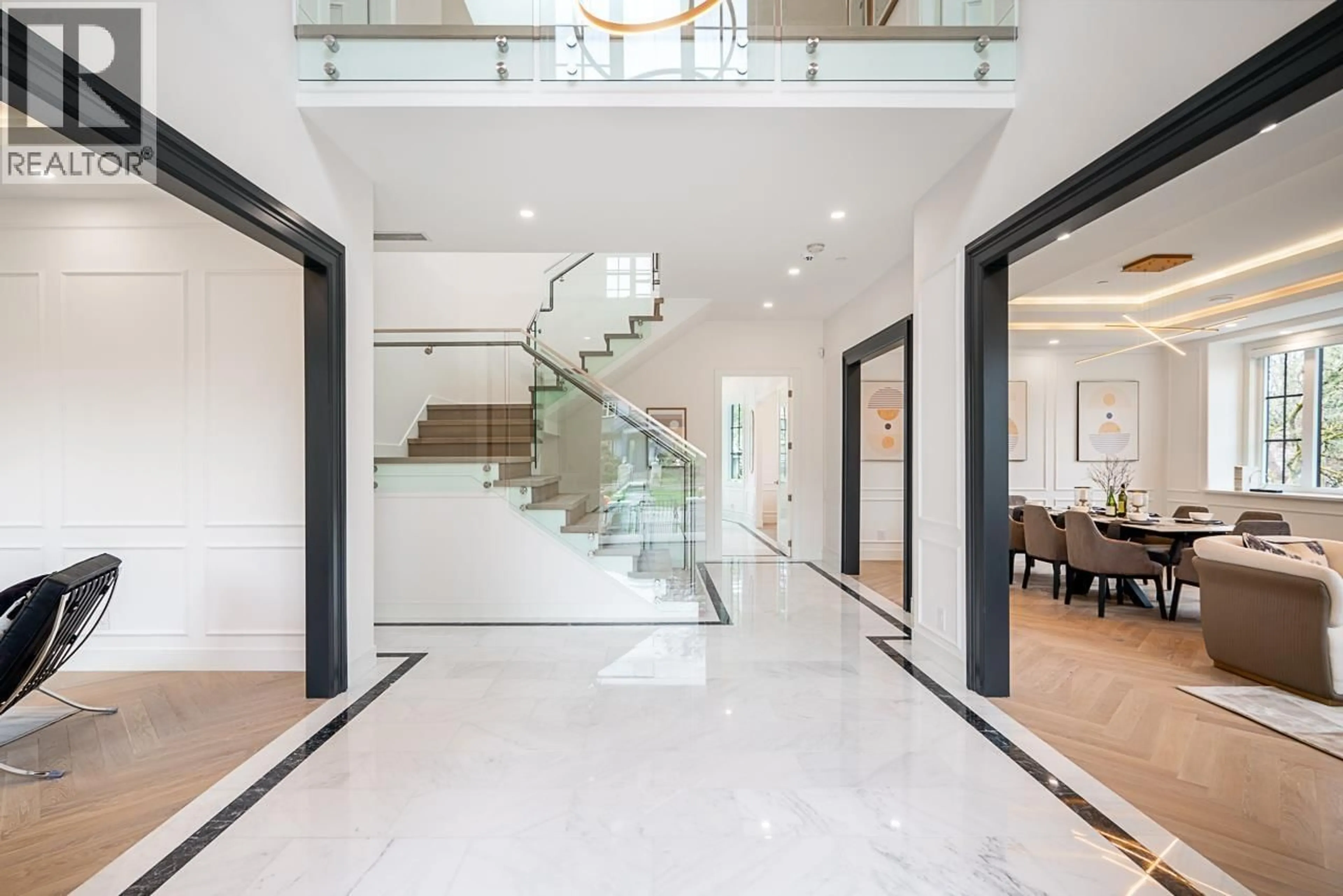 Indoor foyer for 1203 38TH AVENUE, Vancouver British Columbia V6M1R2