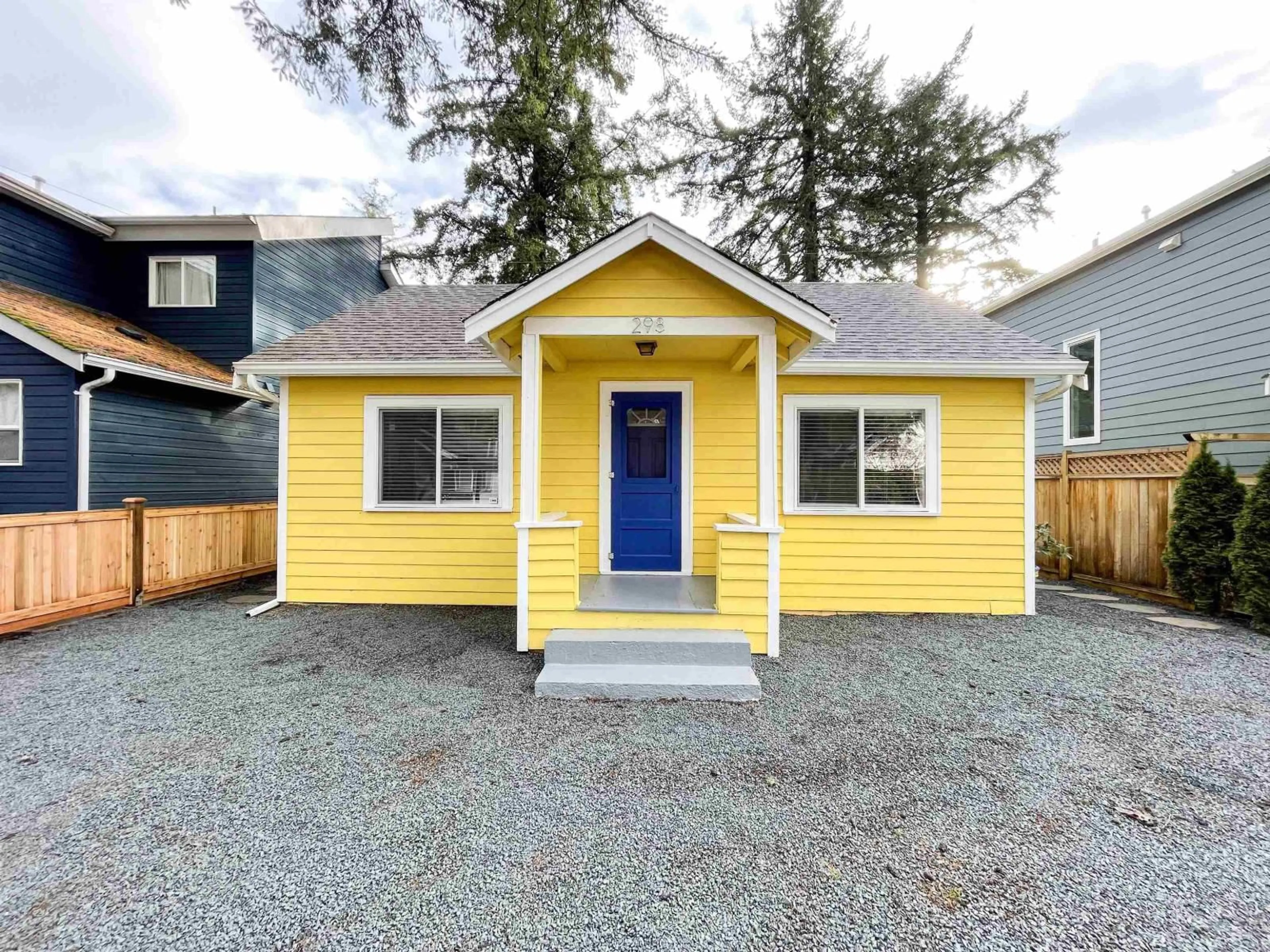 Home with vinyl exterior material, street for 298 HEMLOCK STREET, Cultus Lake British Columbia V2R4Y7