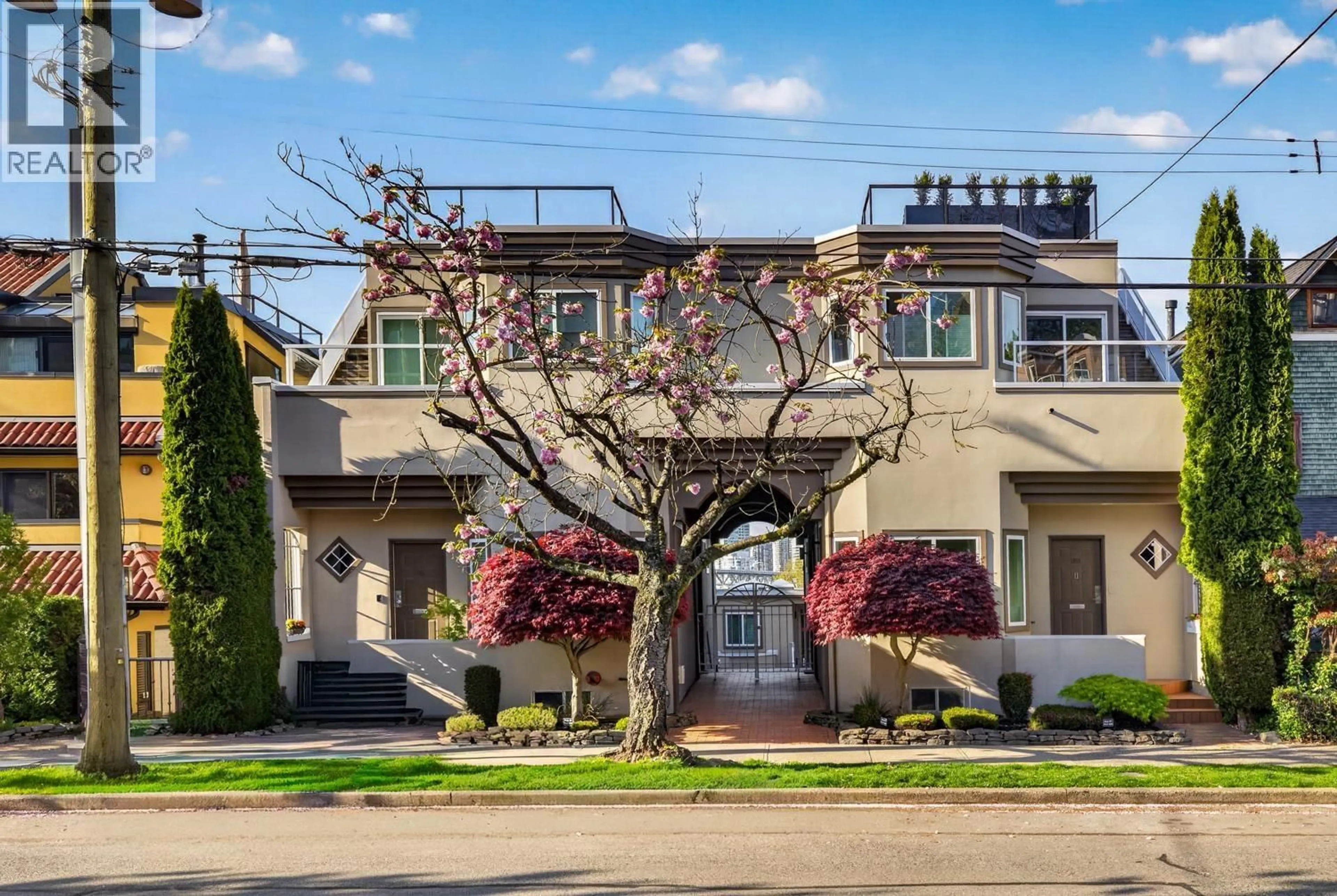 Patio, street for 1261 7TH AVENUE, Vancouver British Columbia V6H1B7