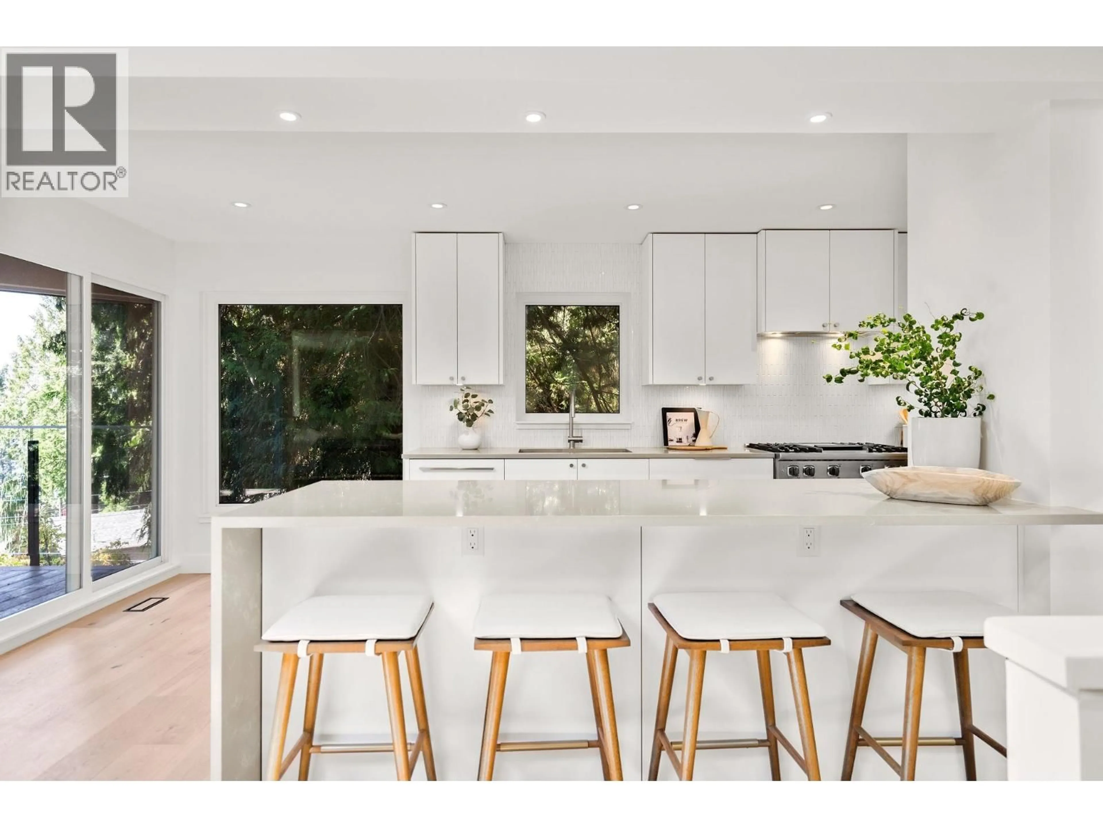 Contemporary kitchen, ceramic/tile floor for 5061 BEAR LANE, West Vancouver British Columbia V7W1L2