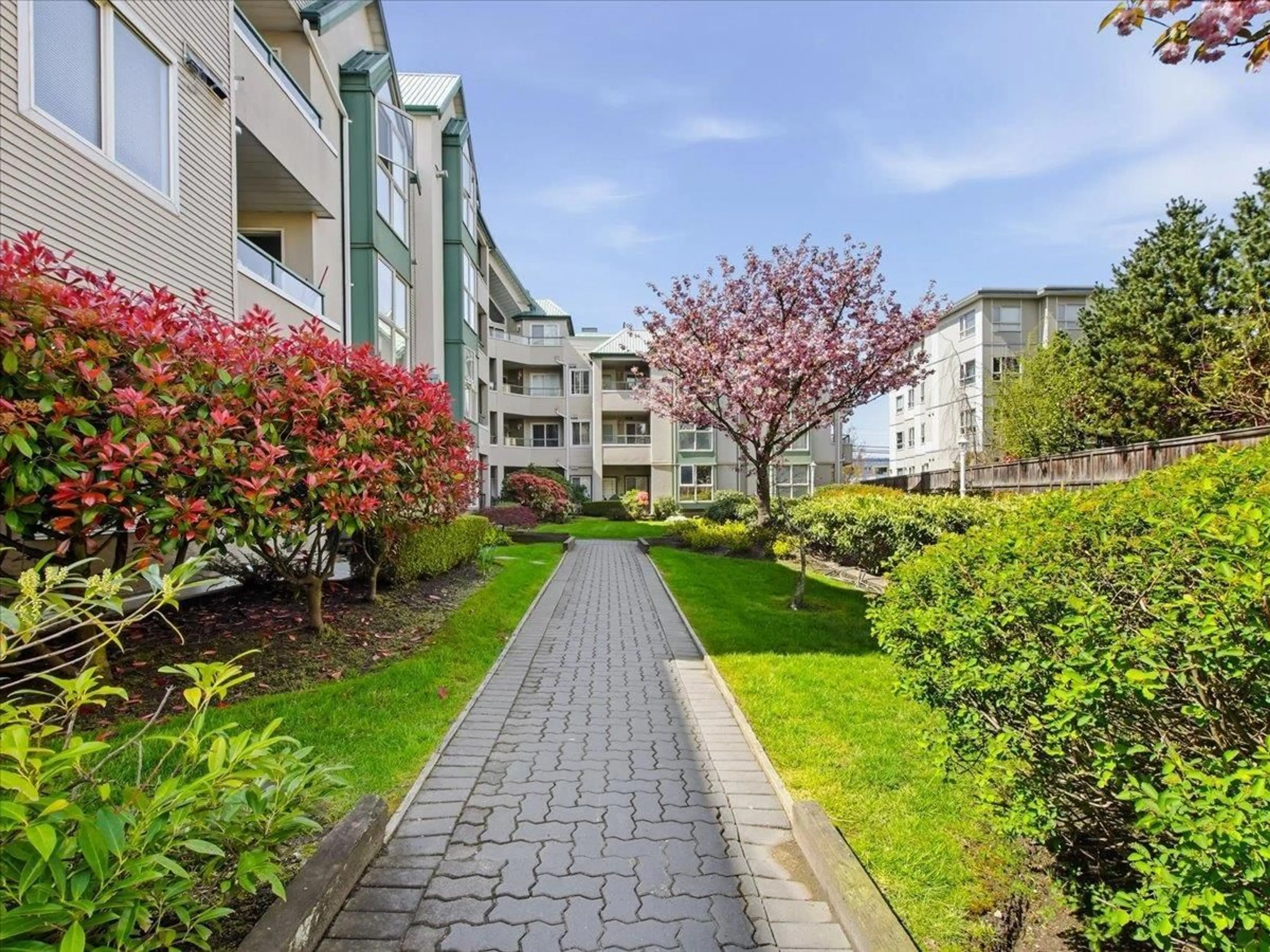 Unknown for 114 - 10128 132 STREET, Surrey British Columbia V3T3T5