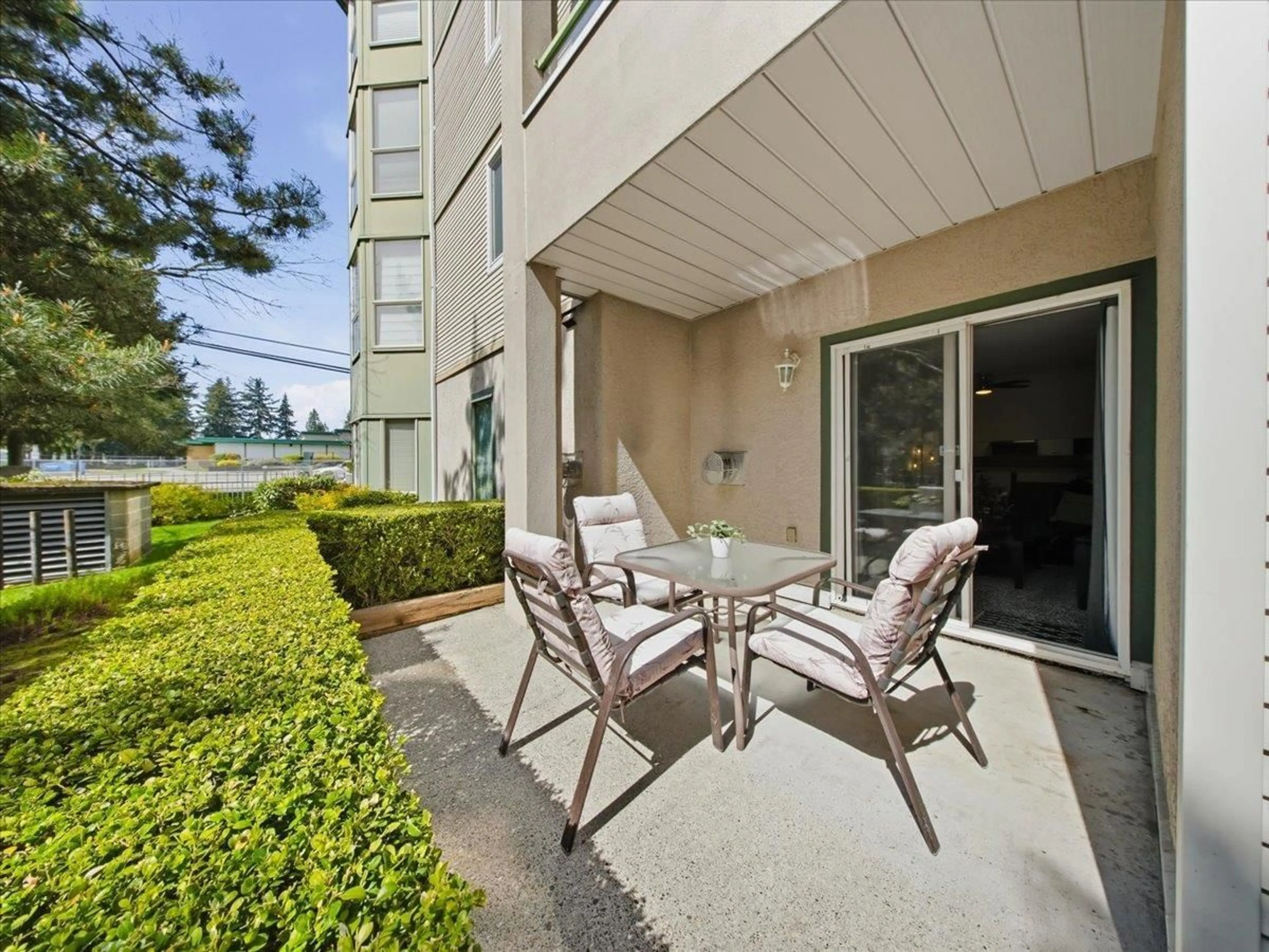 Patio, water/lake/river/ocean view for 114 - 10128 132 STREET, Surrey British Columbia V3T3T5