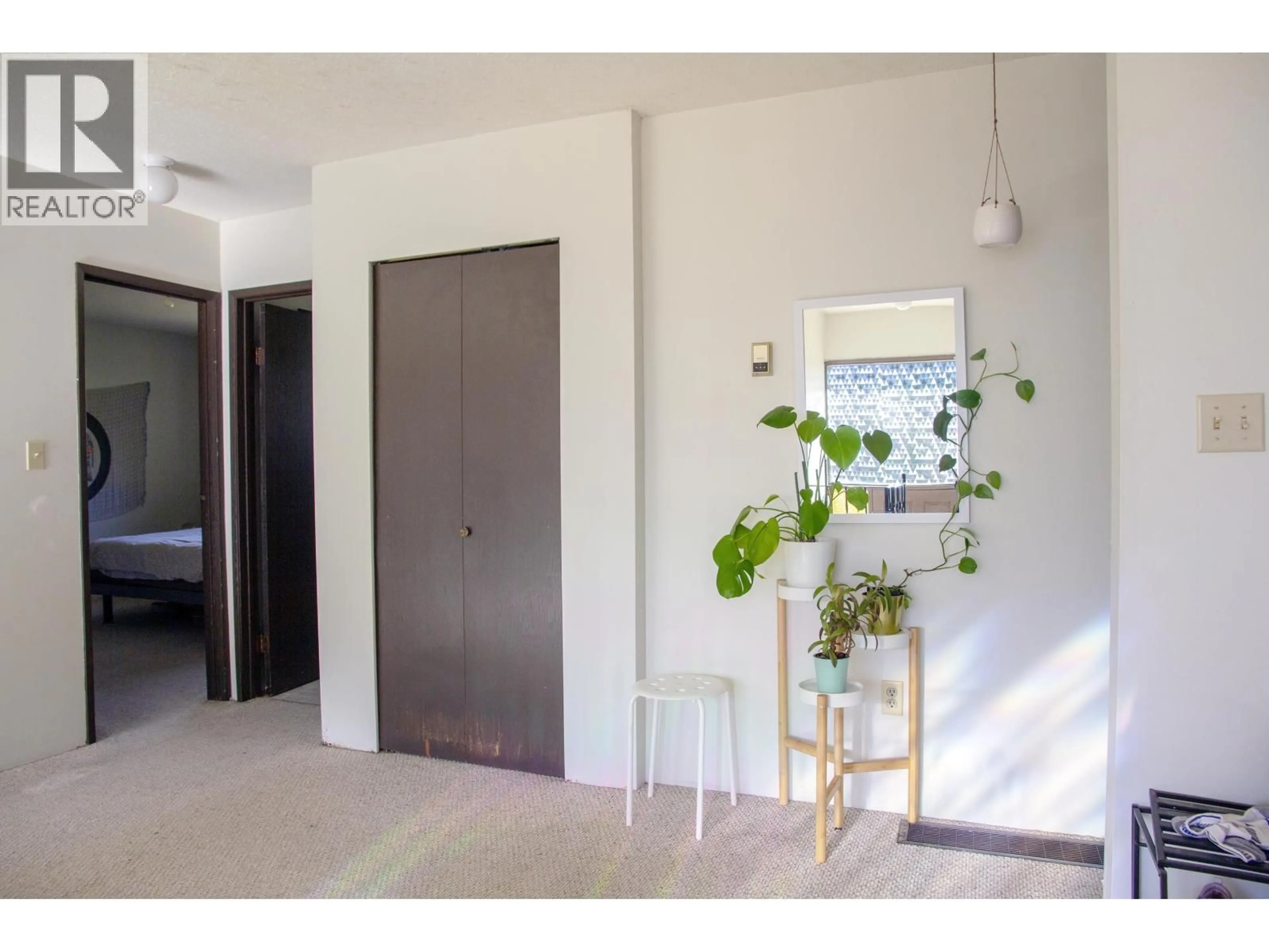 Indoor entryway for 5754 BINNACLE AVENUE, Sechelt British Columbia V7Z0R4