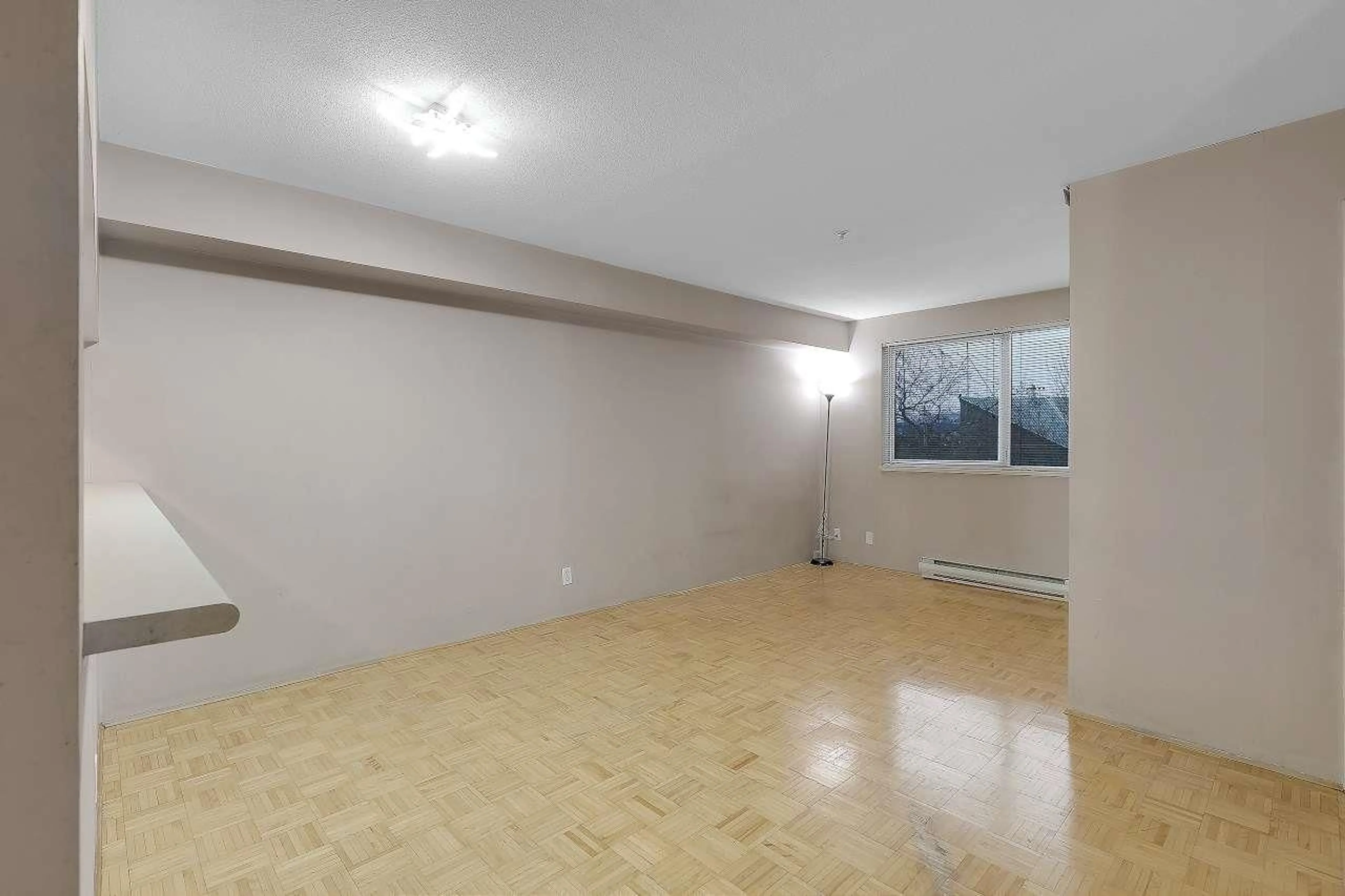 A pic of a room for 308 - 10533 UNIVERSITY DRIVE, Surrey British Columbia V3T5T7